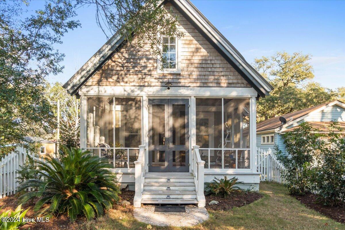 413 N Caswell Avenue