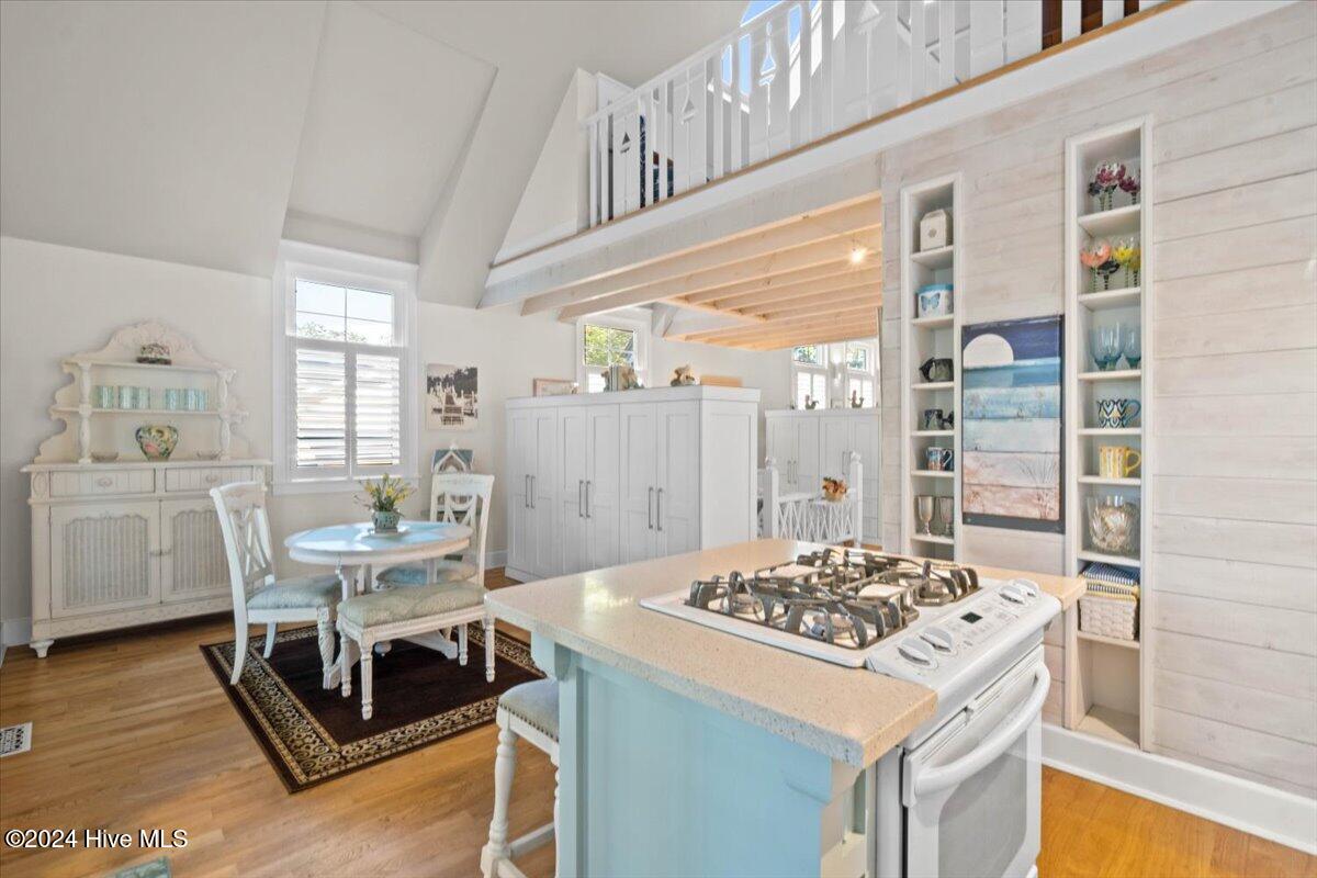 413 N Caswell Avenue