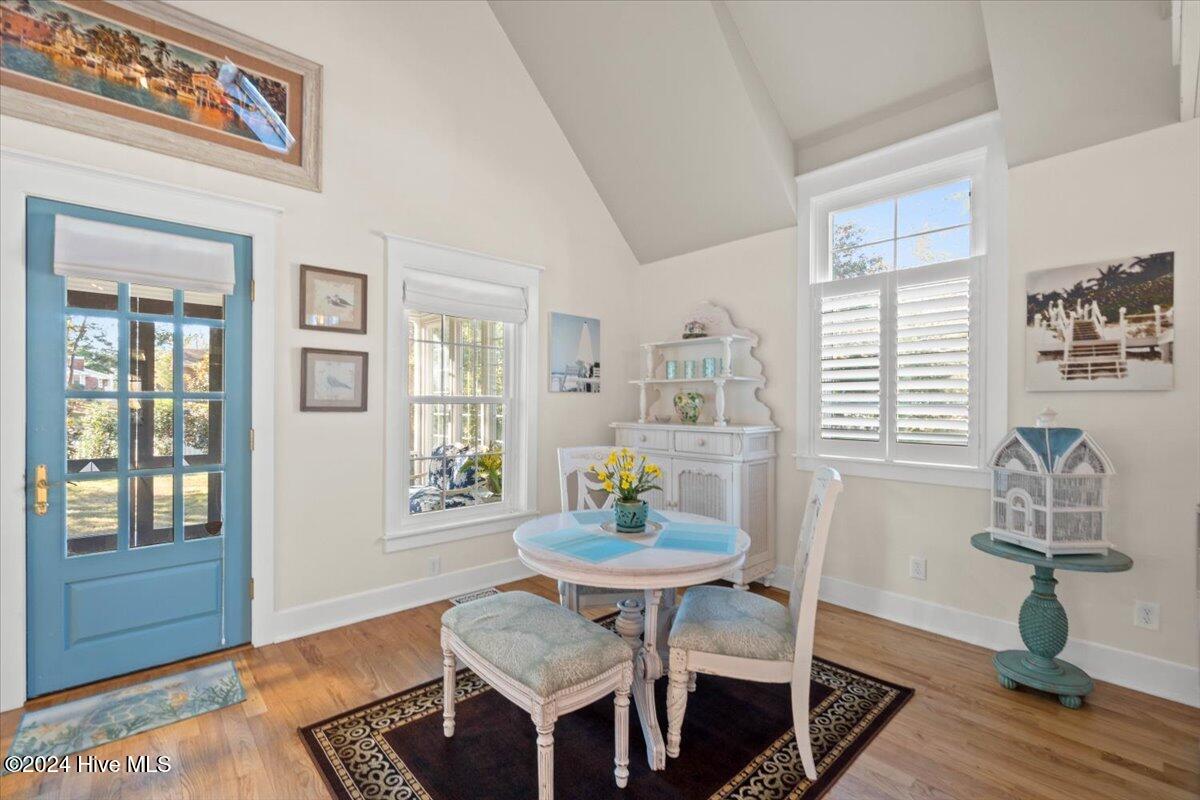 413 N Caswell Avenue