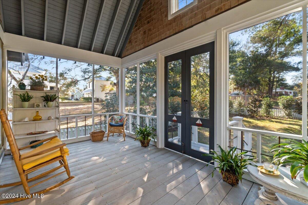 413 N Caswell Avenue