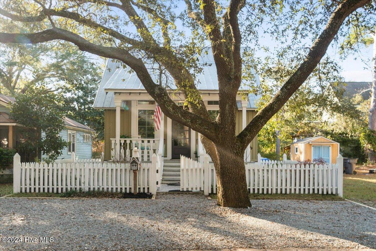 413 N Caswell Avenue