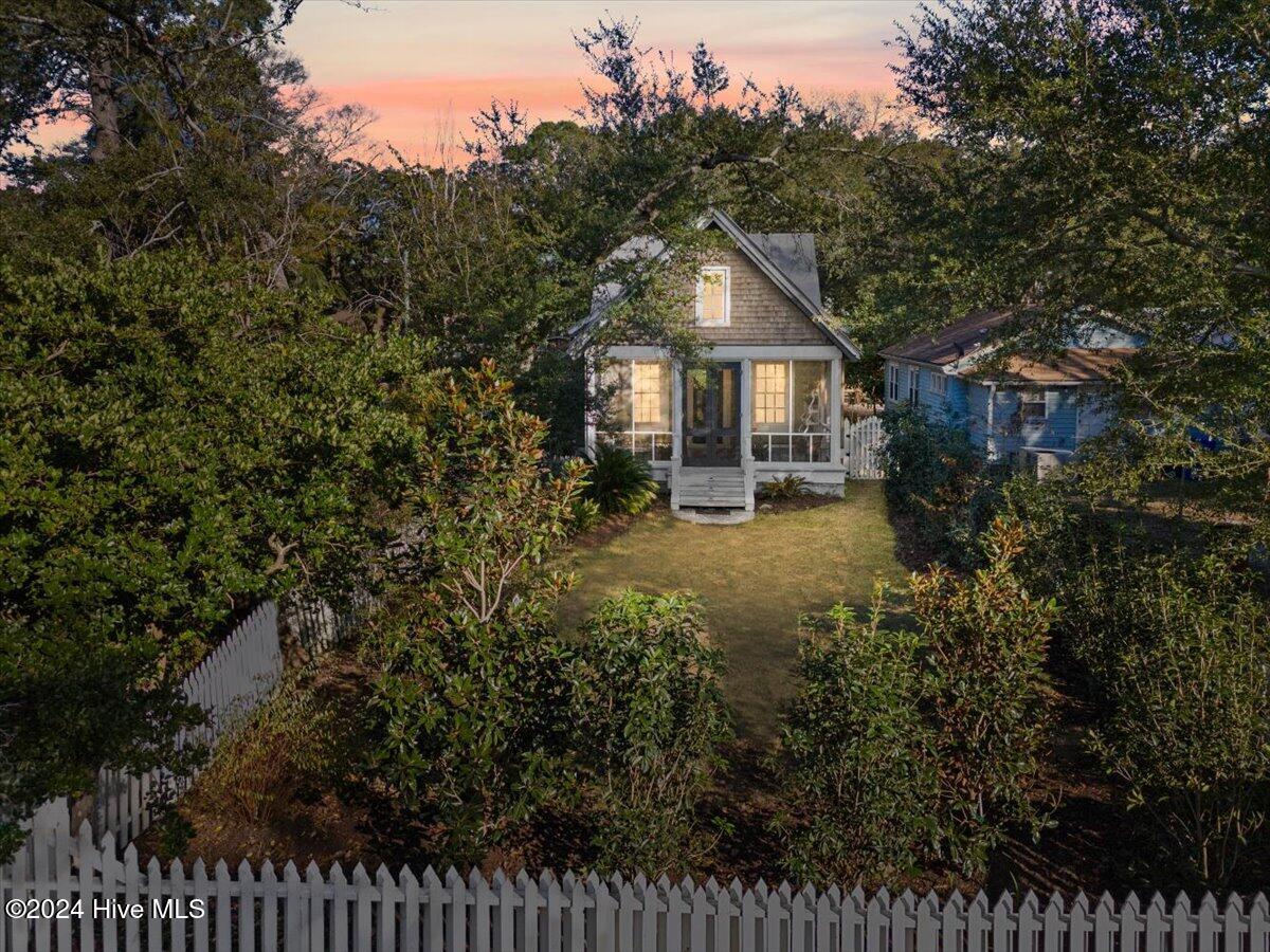 413 N Caswell Avenue