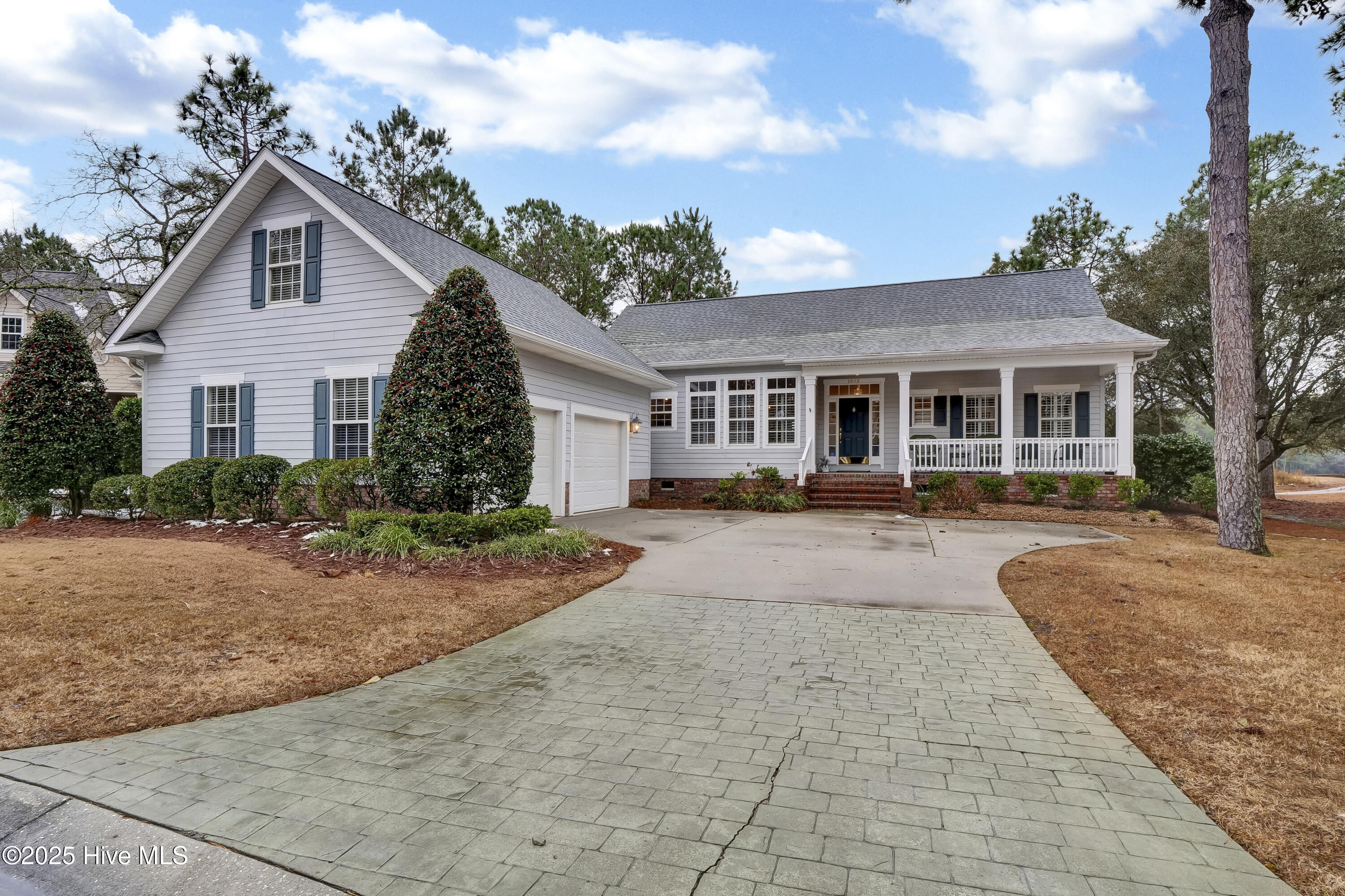 1803 Smoketree Court SE