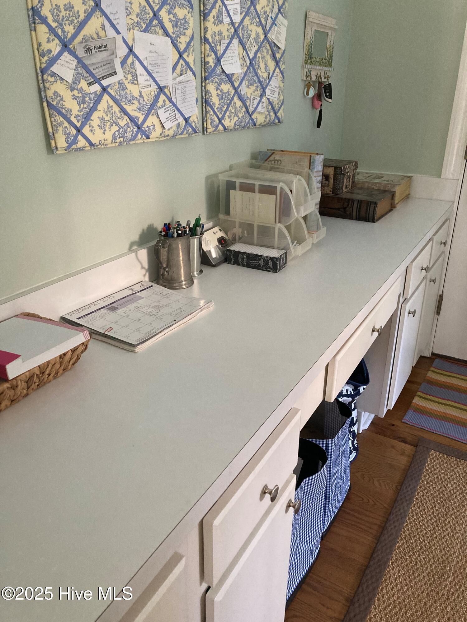 1803 Smoketree Court SE