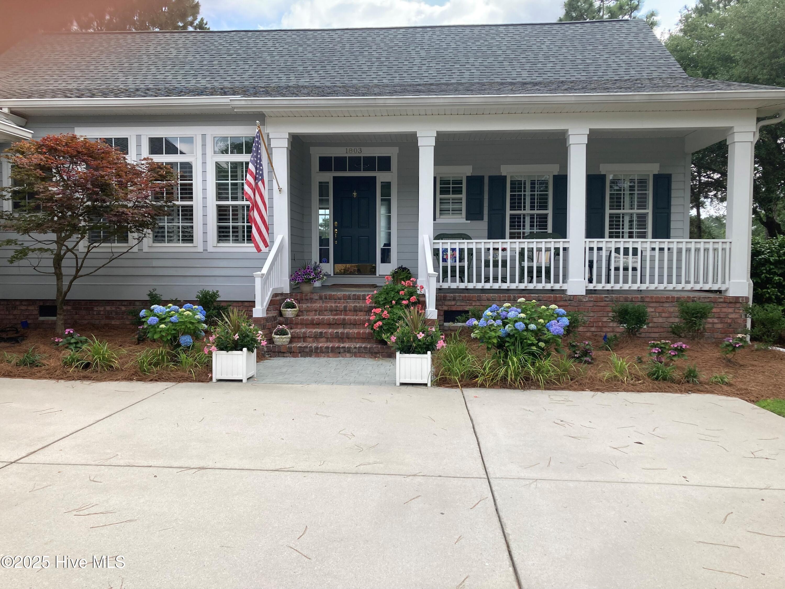 1803 Smoketree Court SE