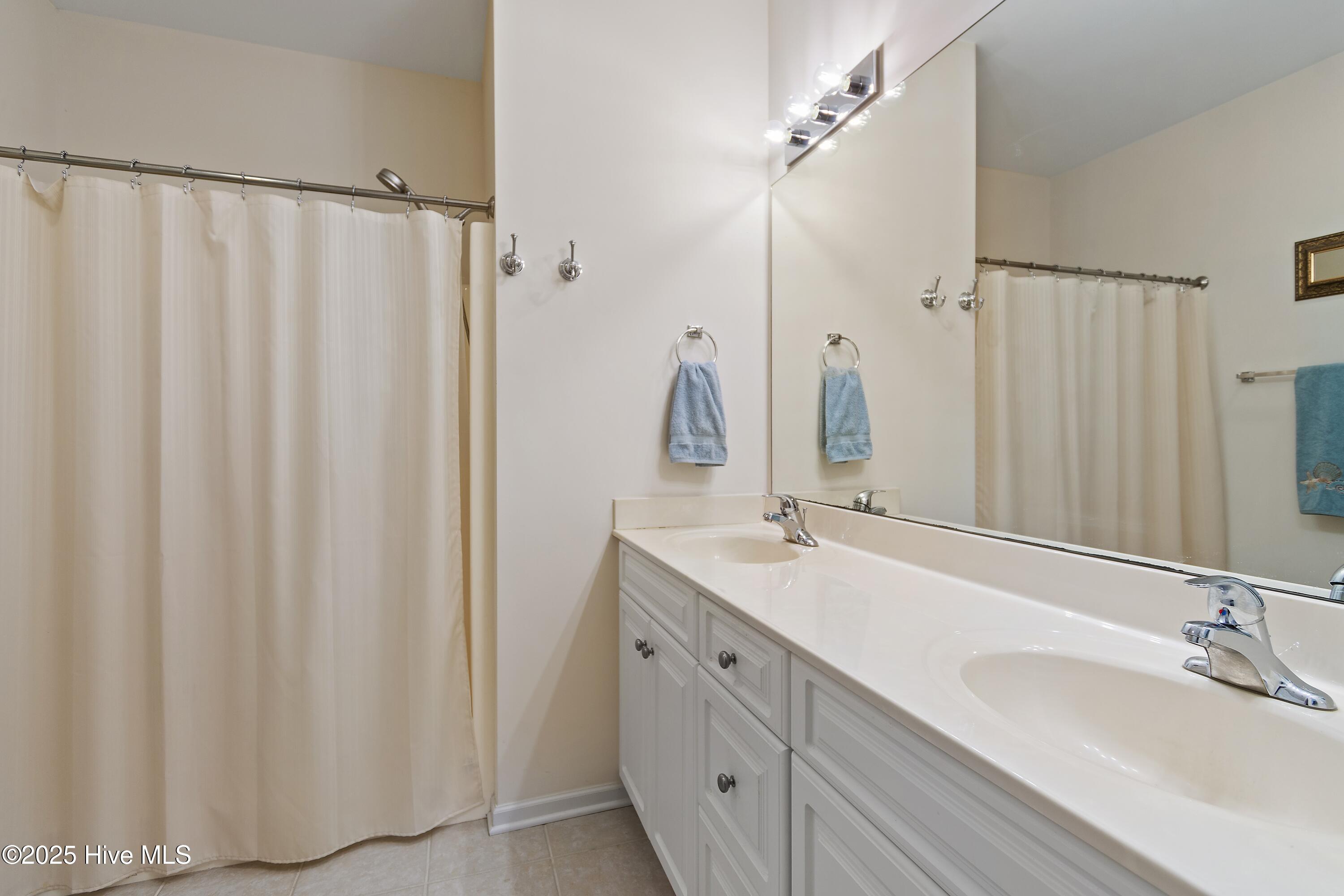 4132 Vanessa Drive, Unit 15