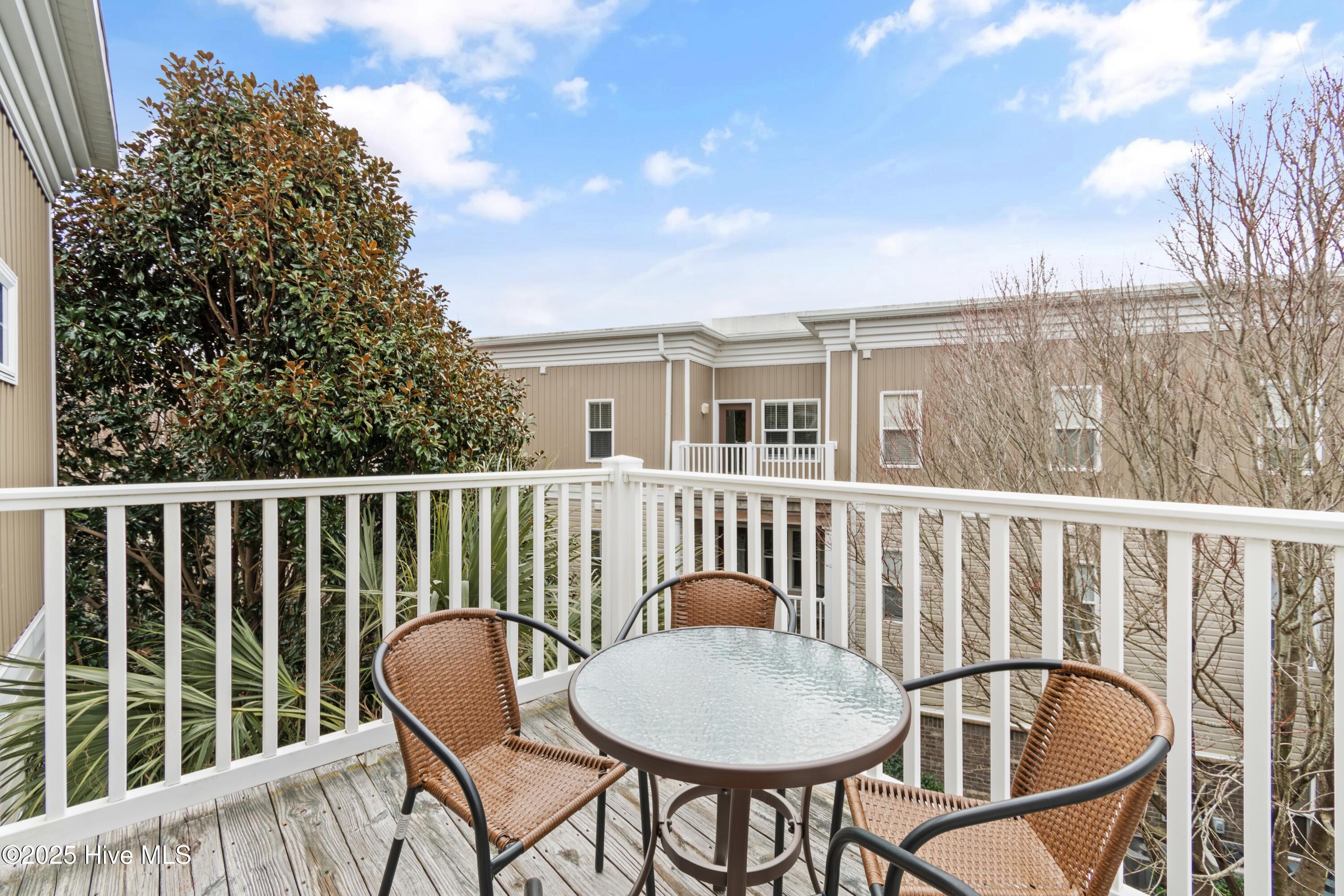 4132 Vanessa Drive, Unit 15