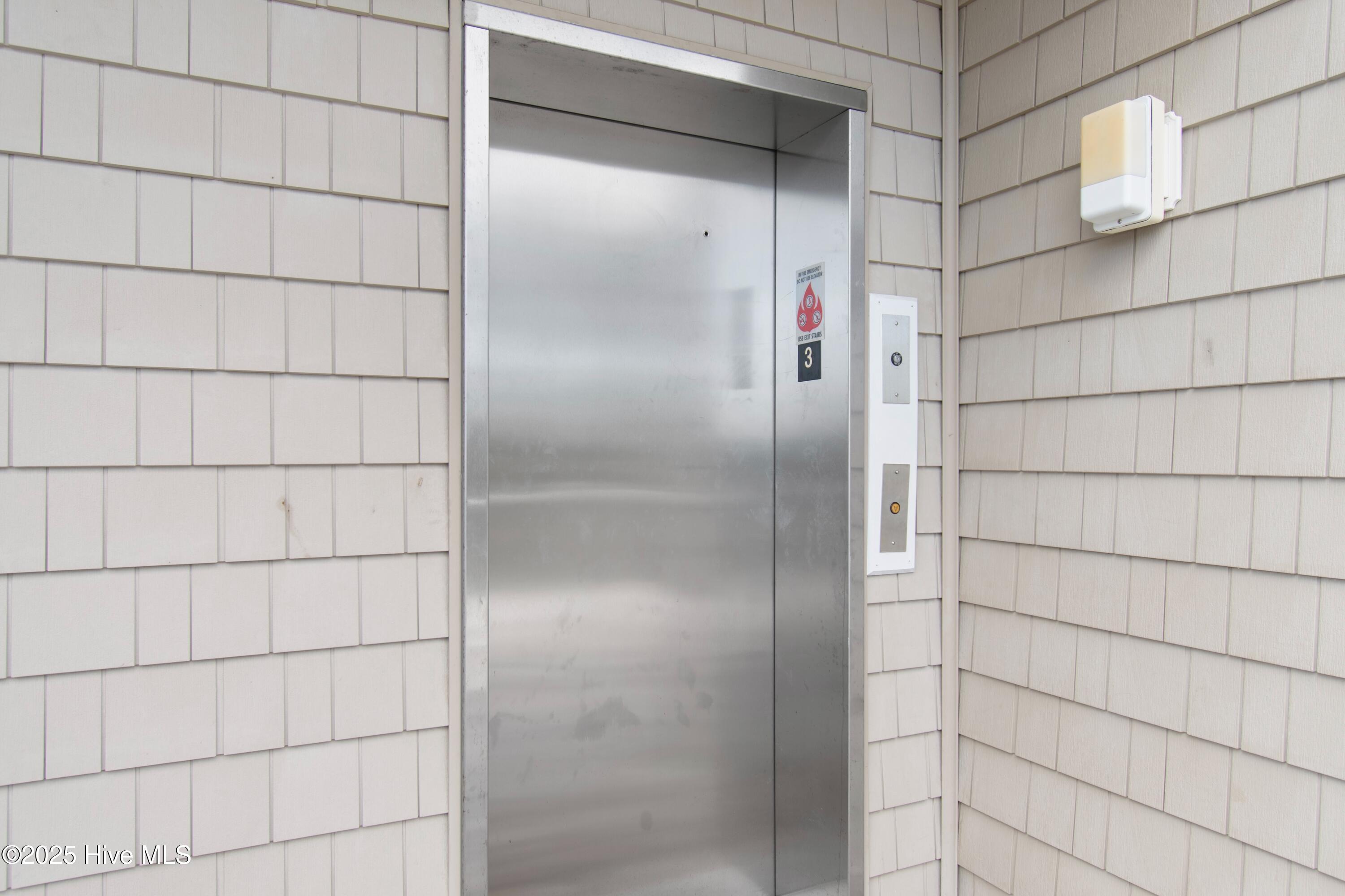 4132 Vanessa Drive, Unit 15