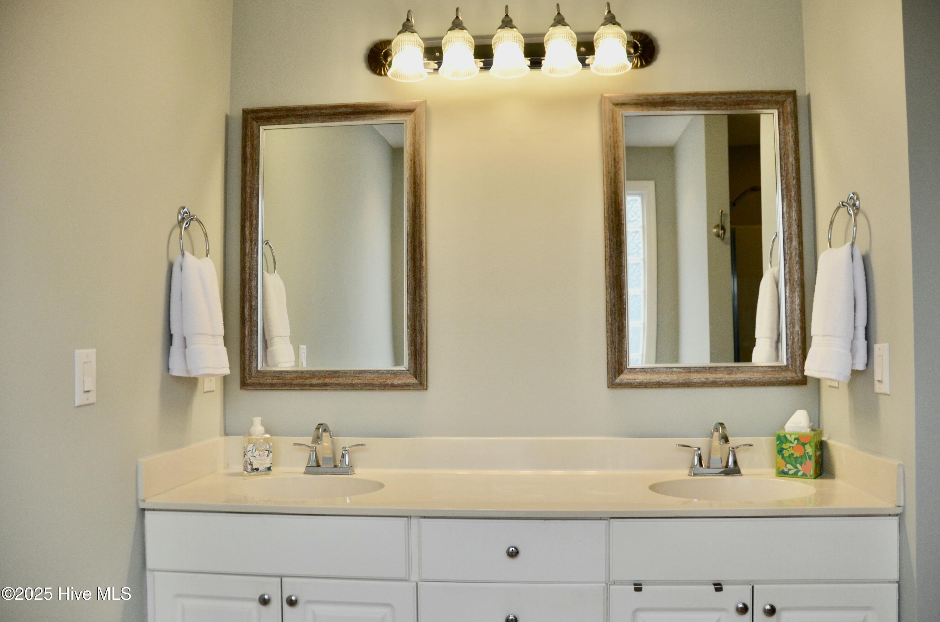 4152 Sheffield Place SE