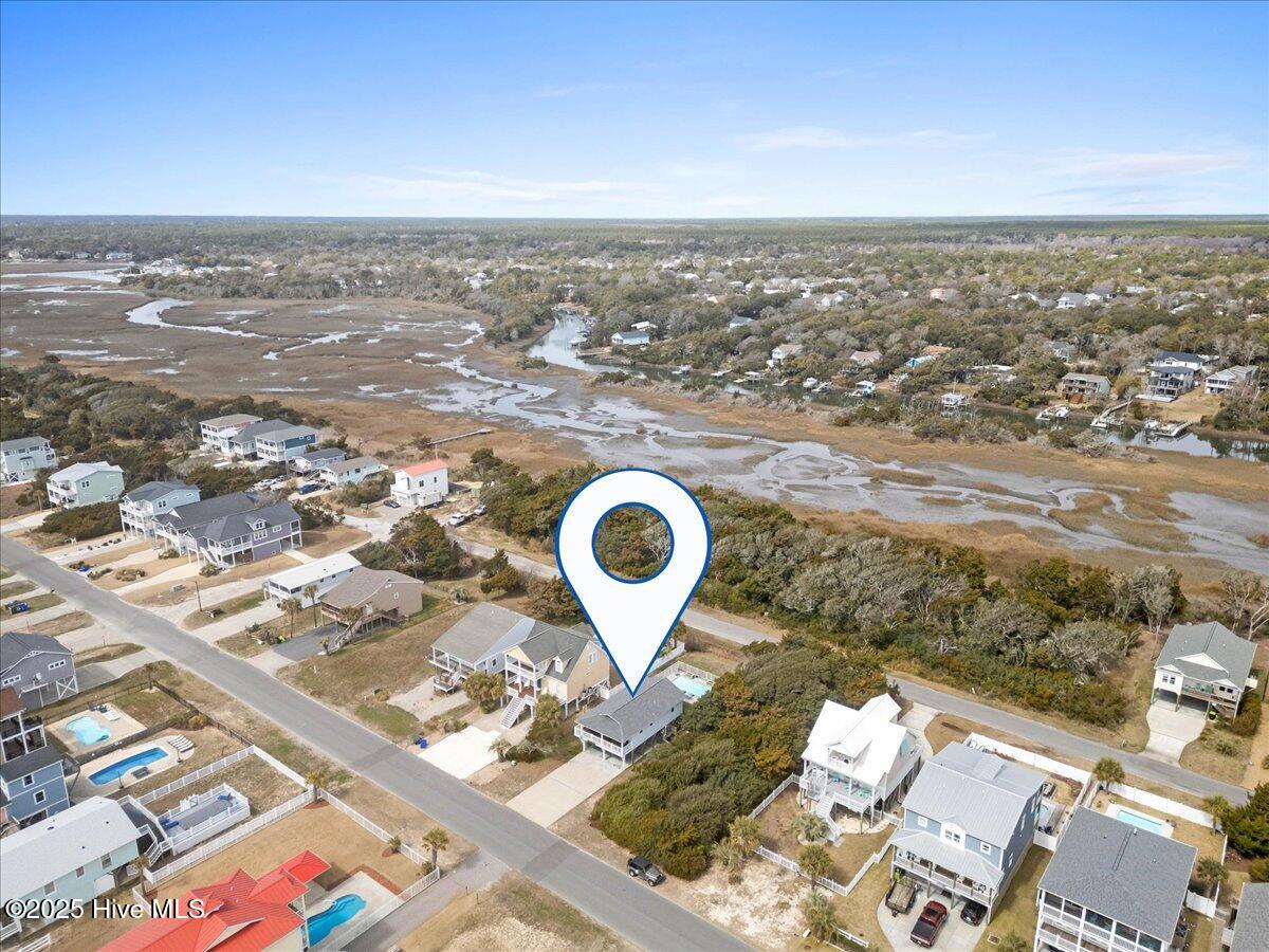 220 W Dolphin Drive