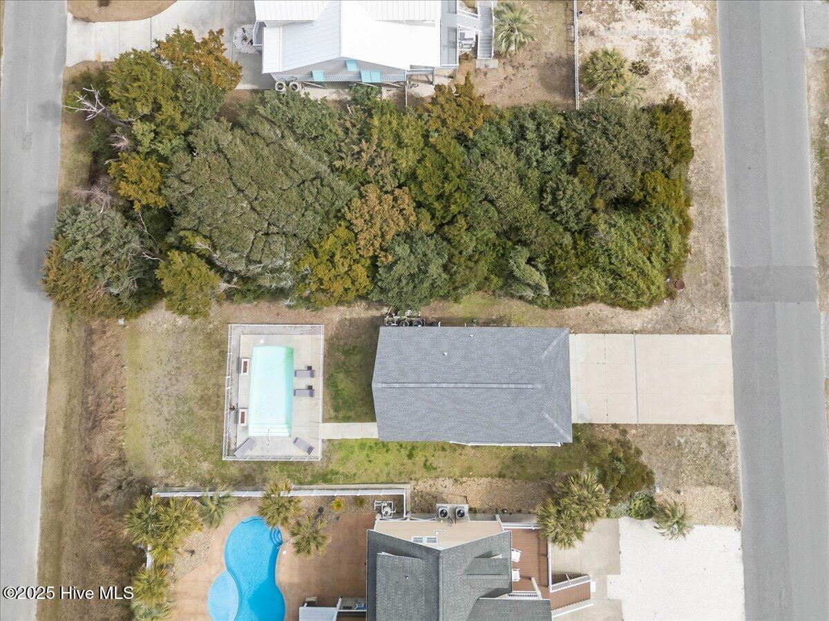220 W Dolphin Drive