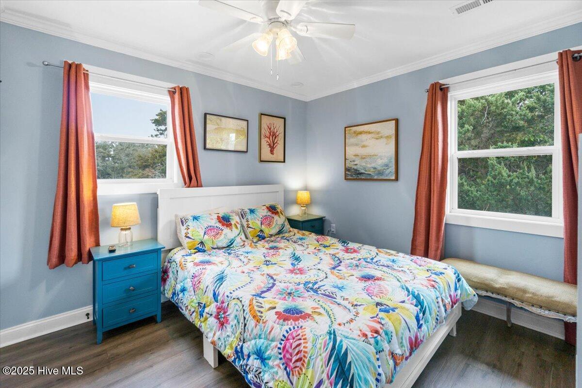 220 W Dolphin Drive