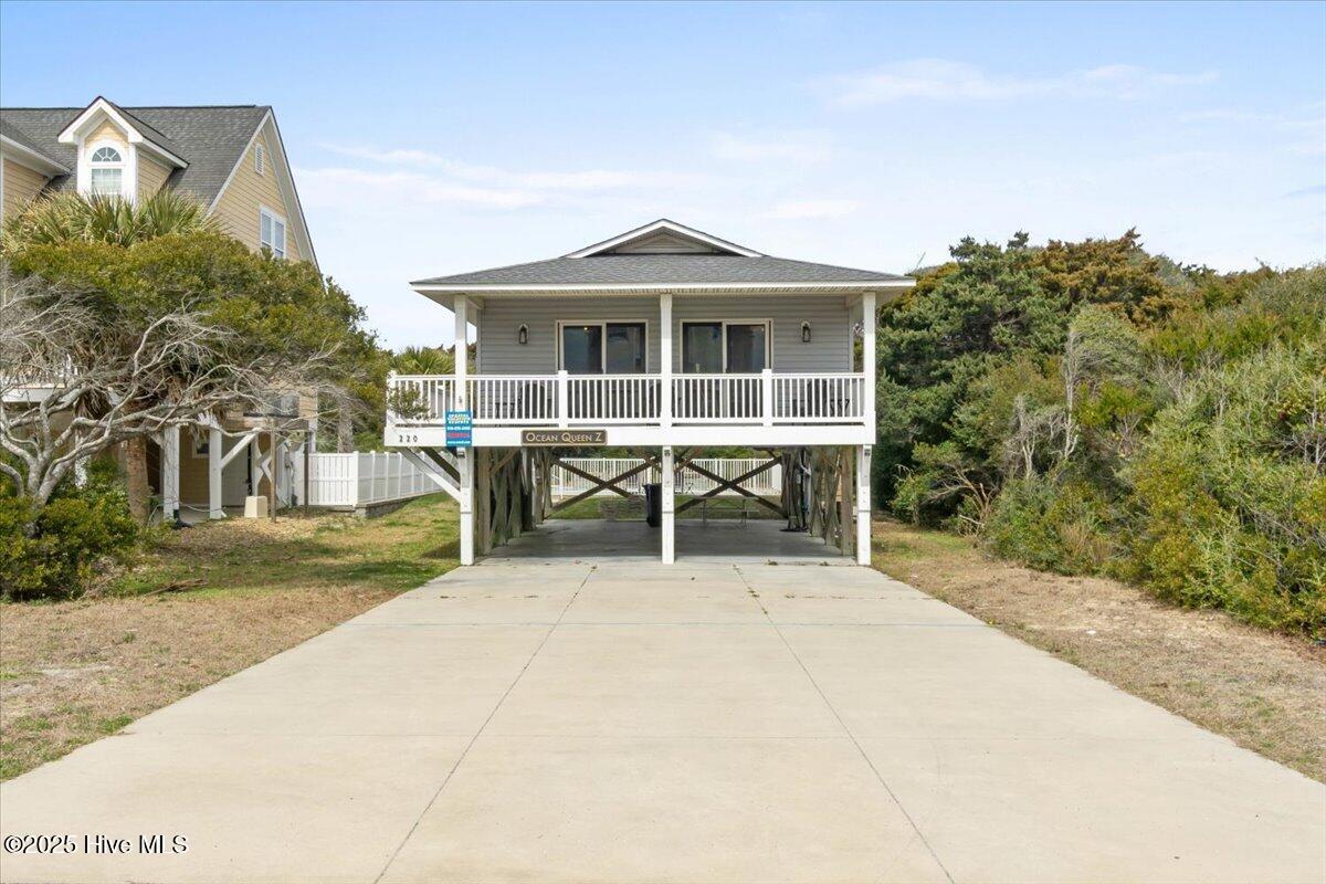 220 W Dolphin Drive