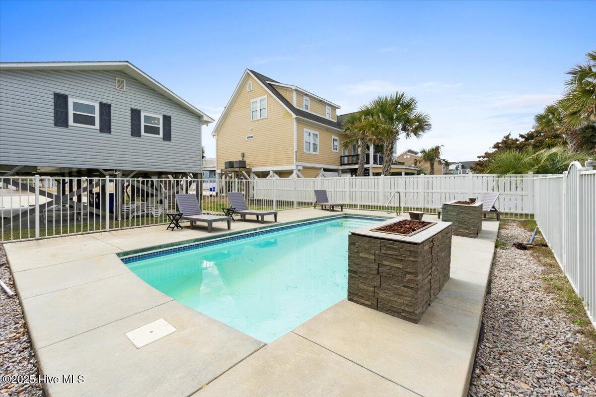 220 W Dolphin Drive