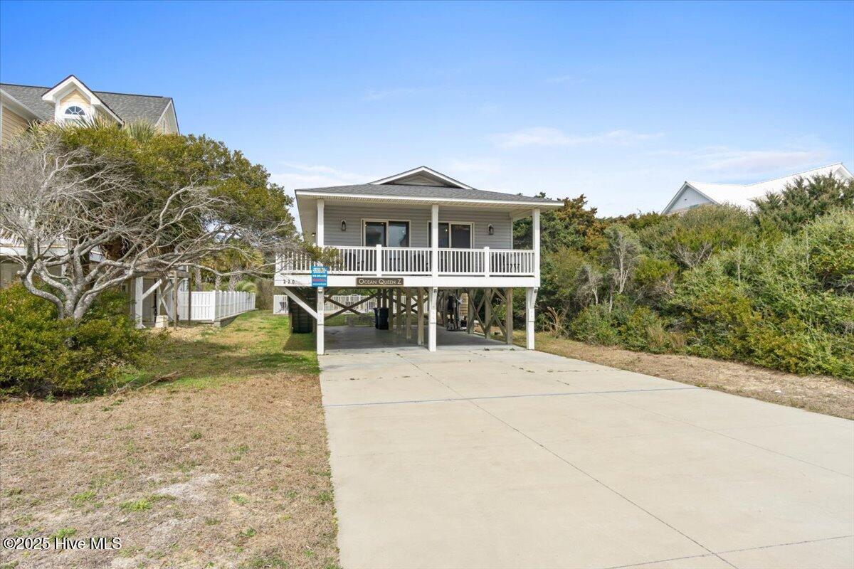 220 W Dolphin Drive