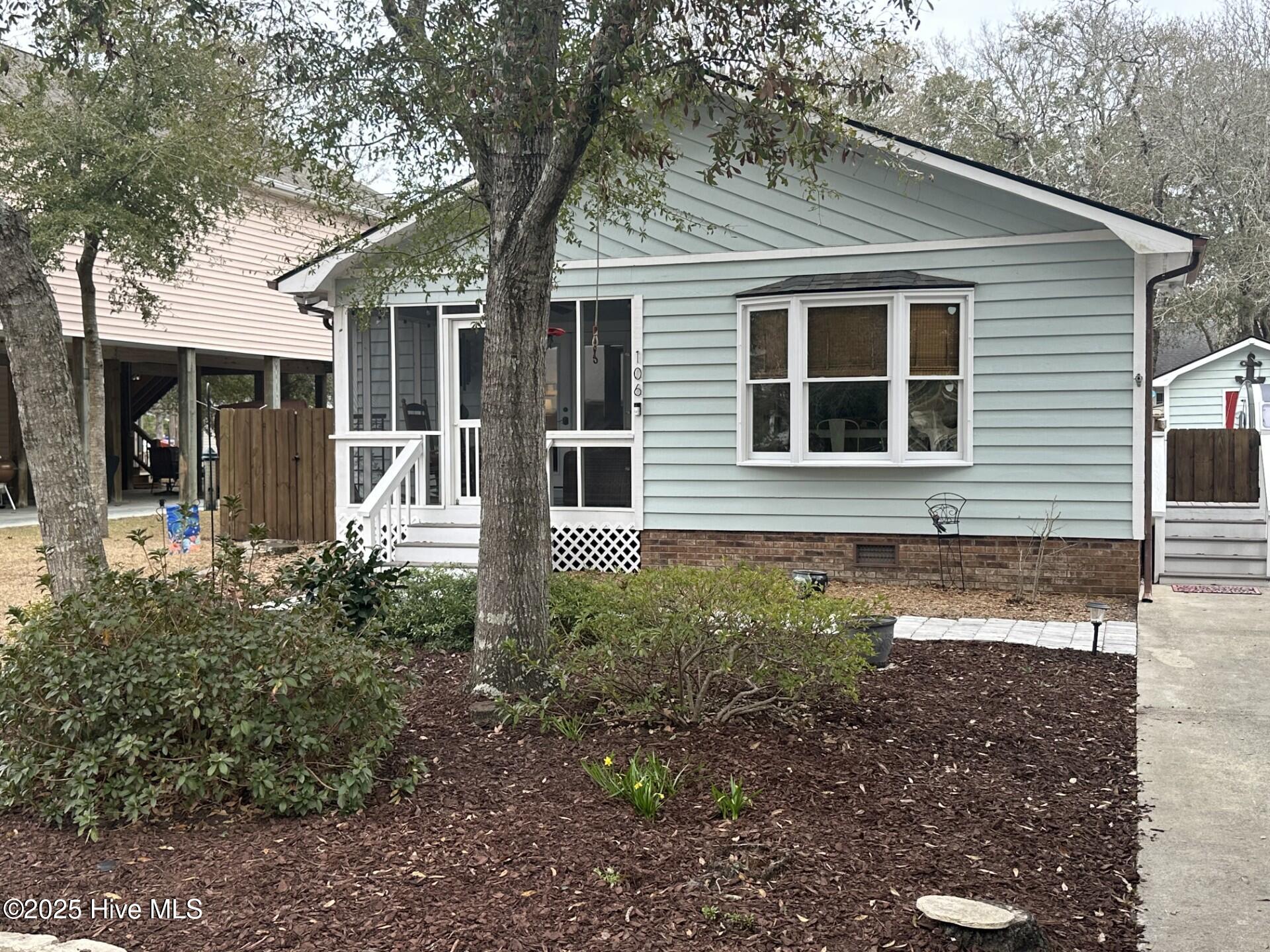 106 NW 4th Street