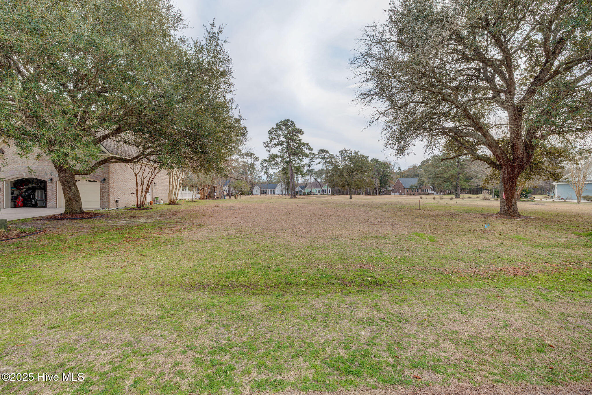 475 Genoes Point Road SW