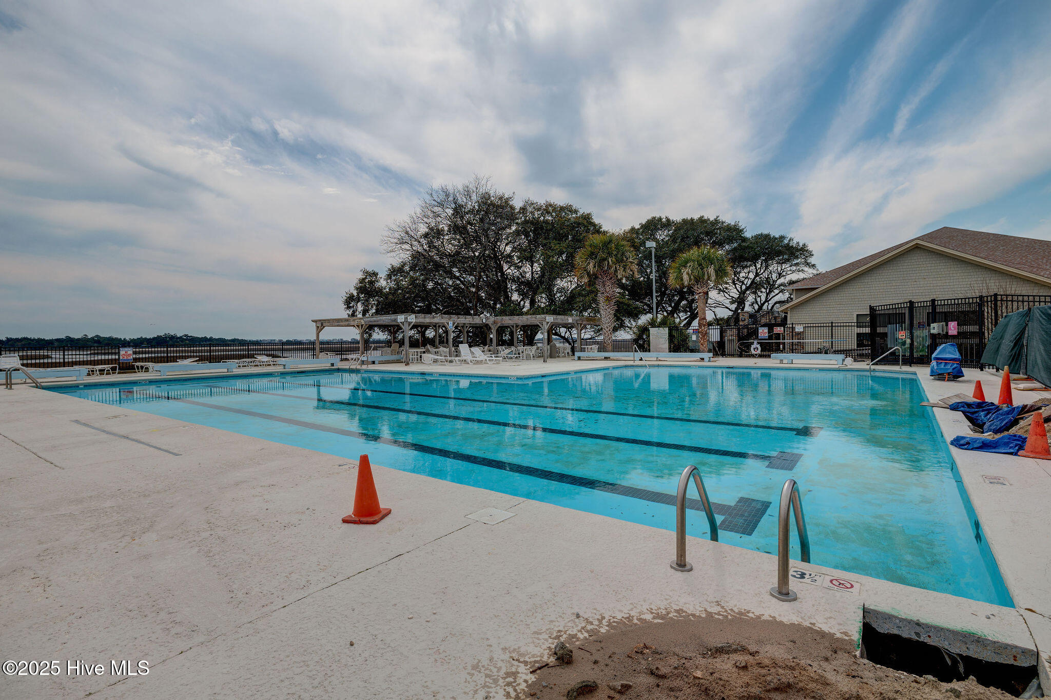 475 Genoes Point Road SW