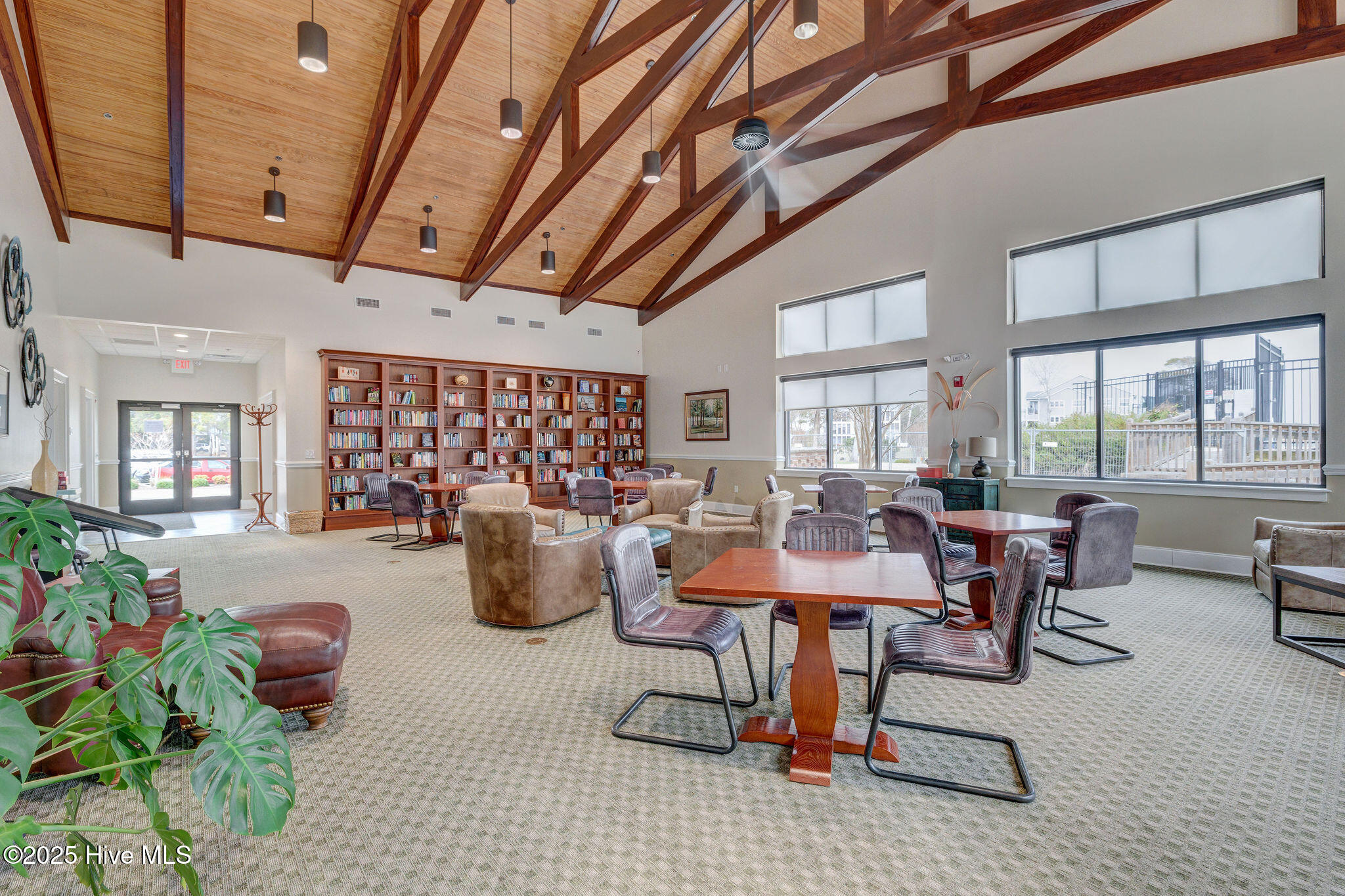 475 Genoes Point Road SW