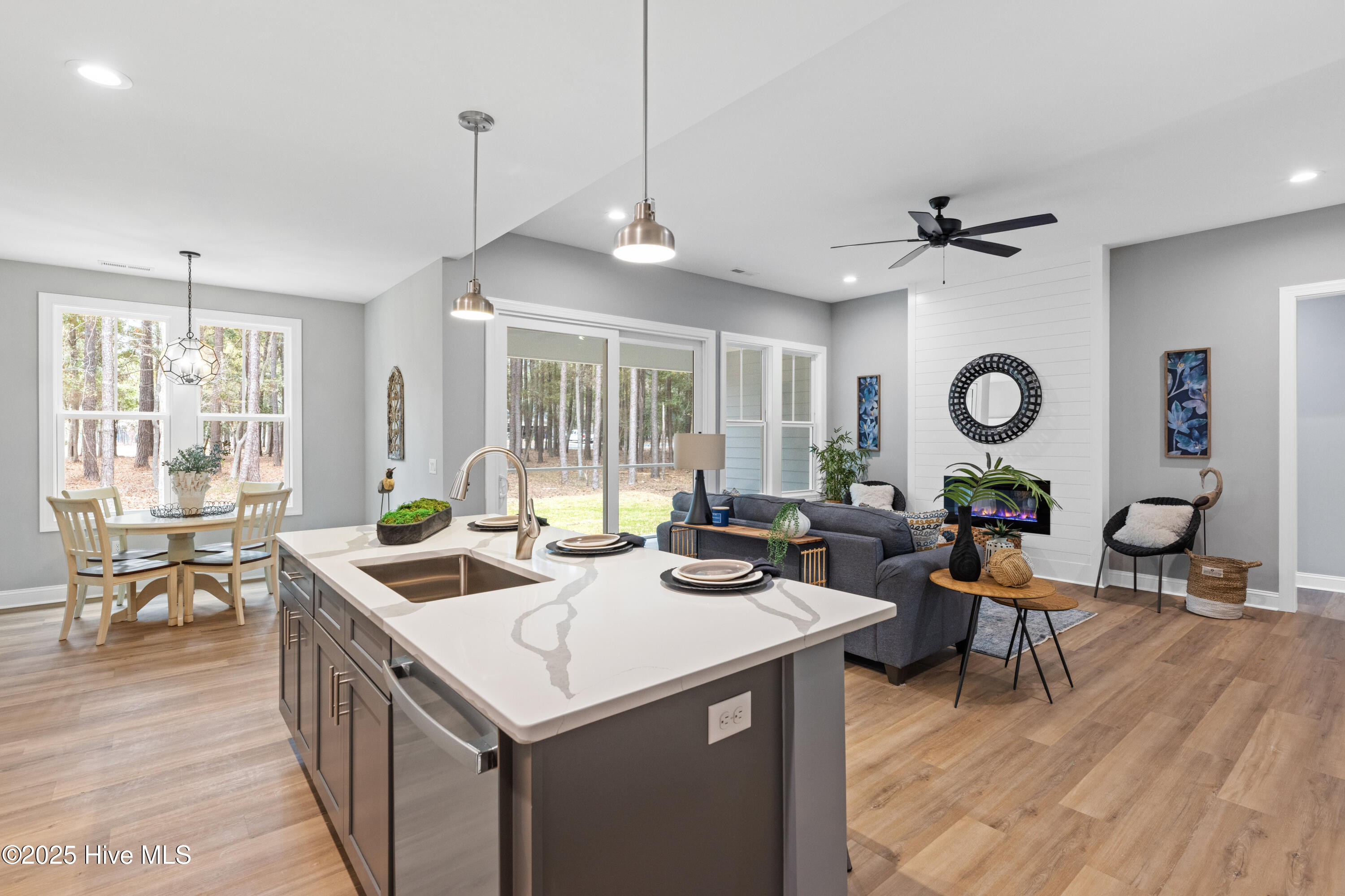 578 Lockwood Court SE