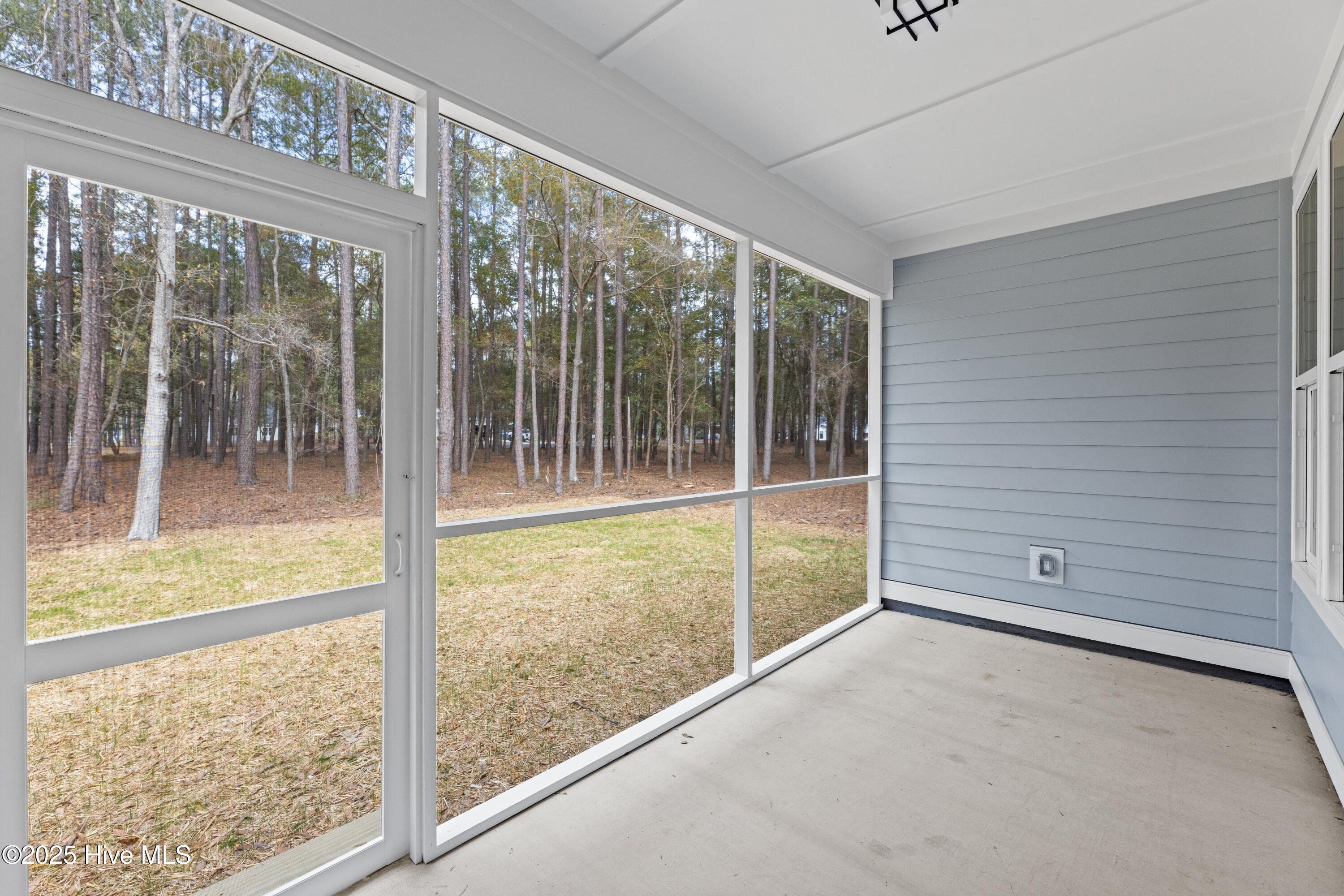 578 Lockwood Court SE