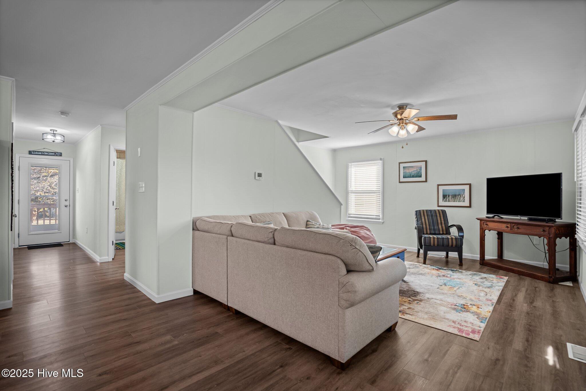 1923 E Pelican Drive