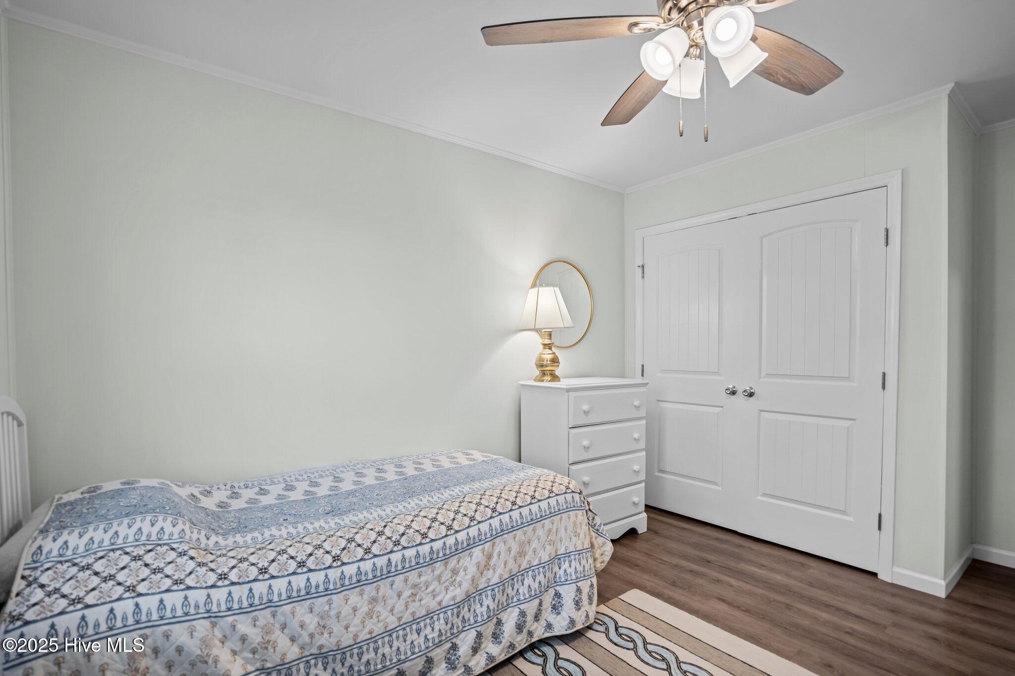 1923 E Pelican Drive