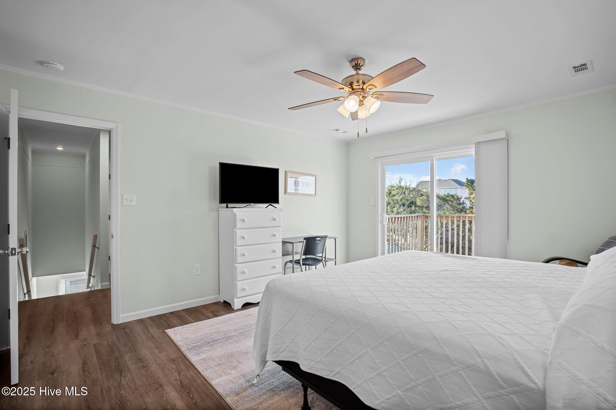 1923 E Pelican Drive