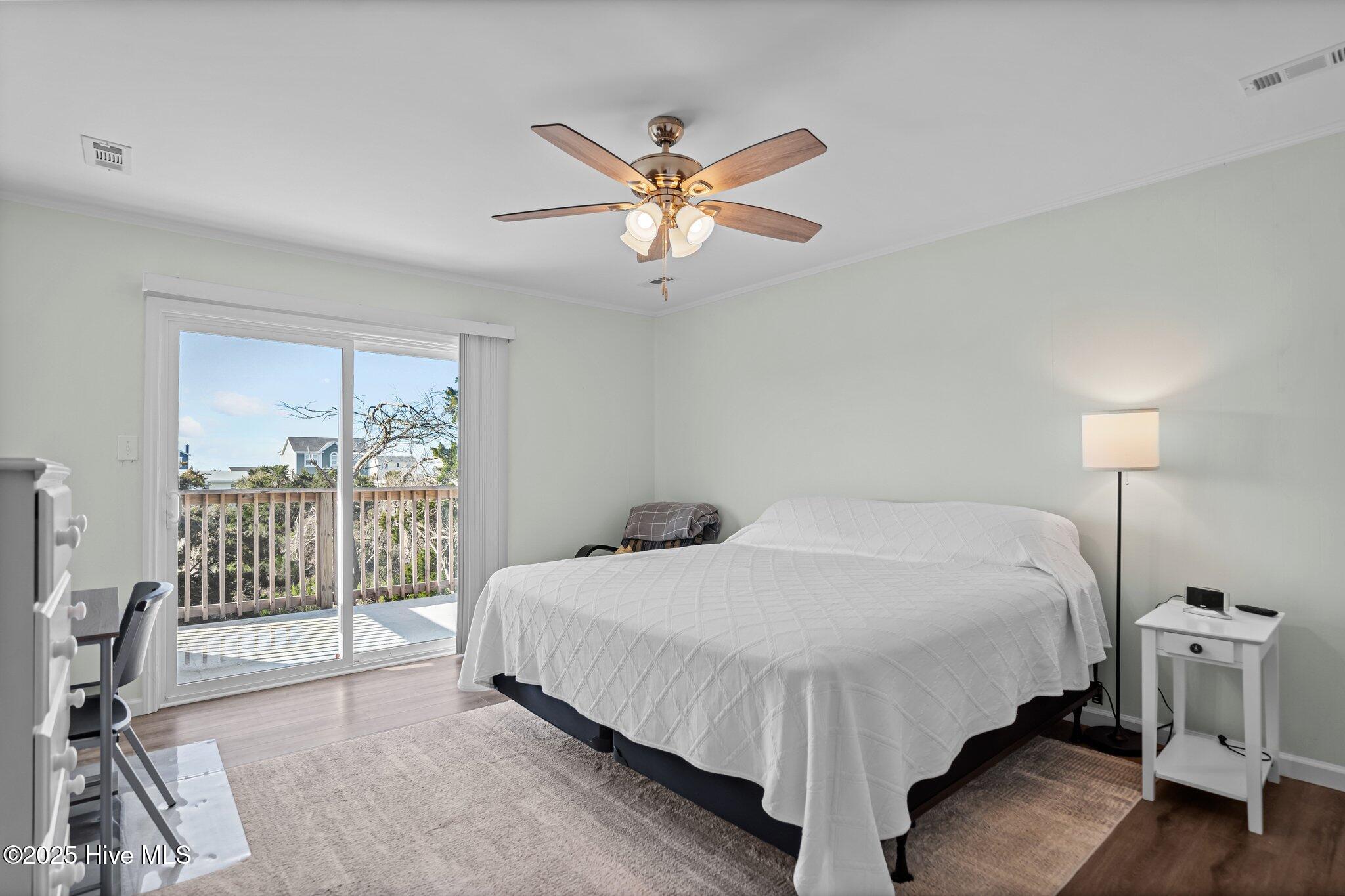 1923 E Pelican Drive