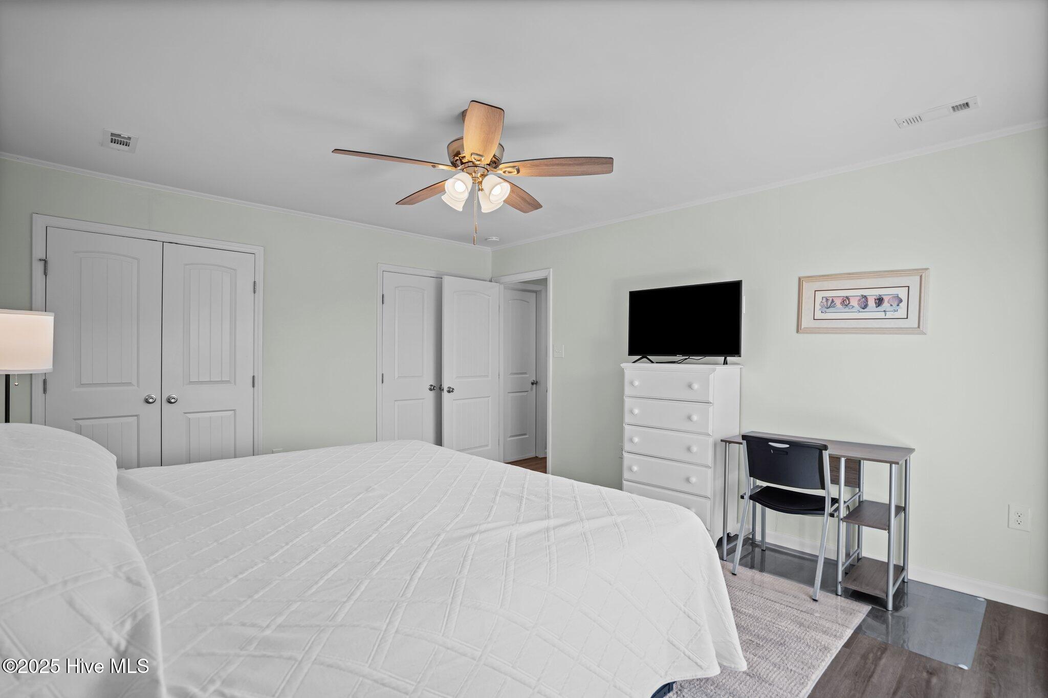 1923 E Pelican Drive