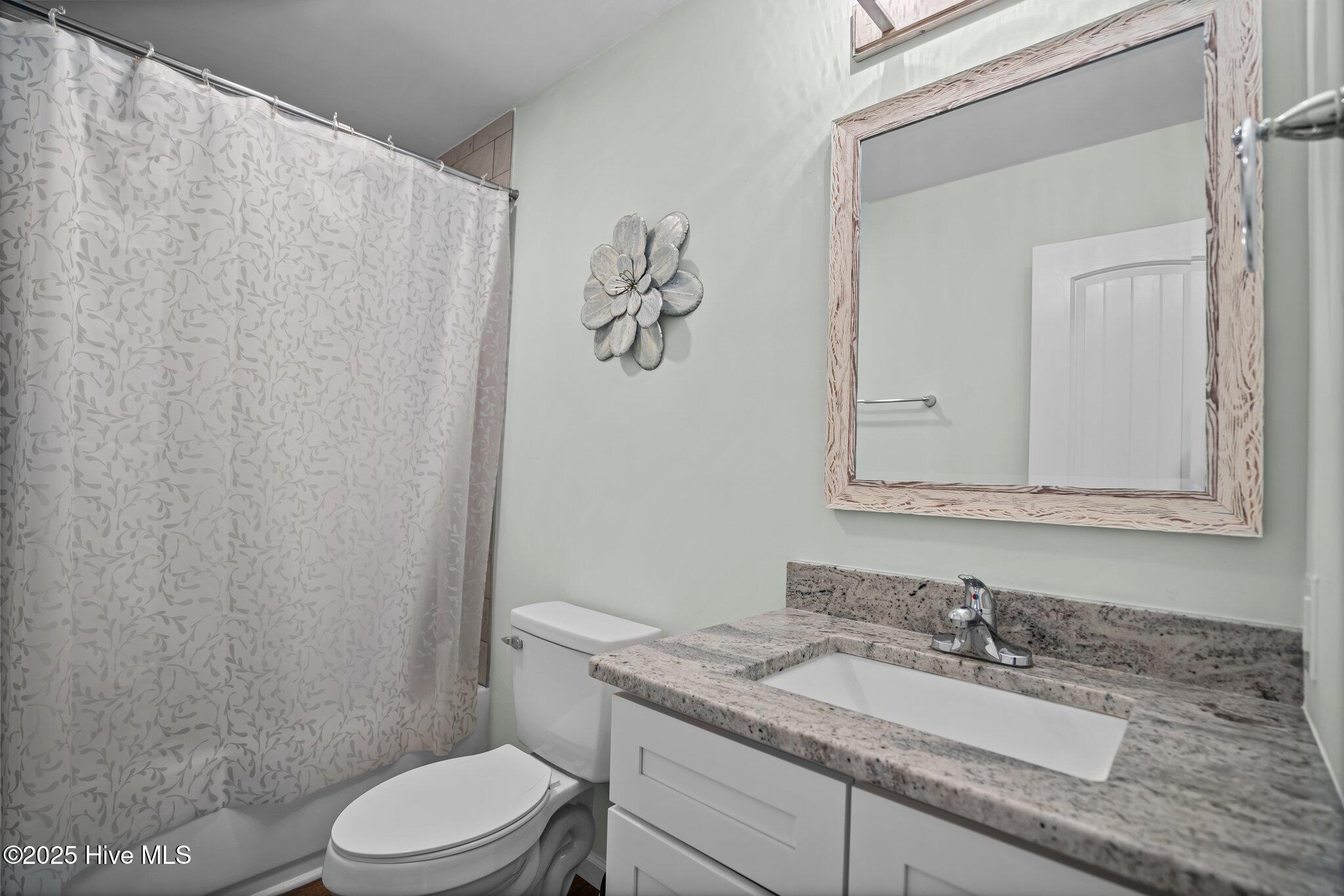 1923 E Pelican Drive