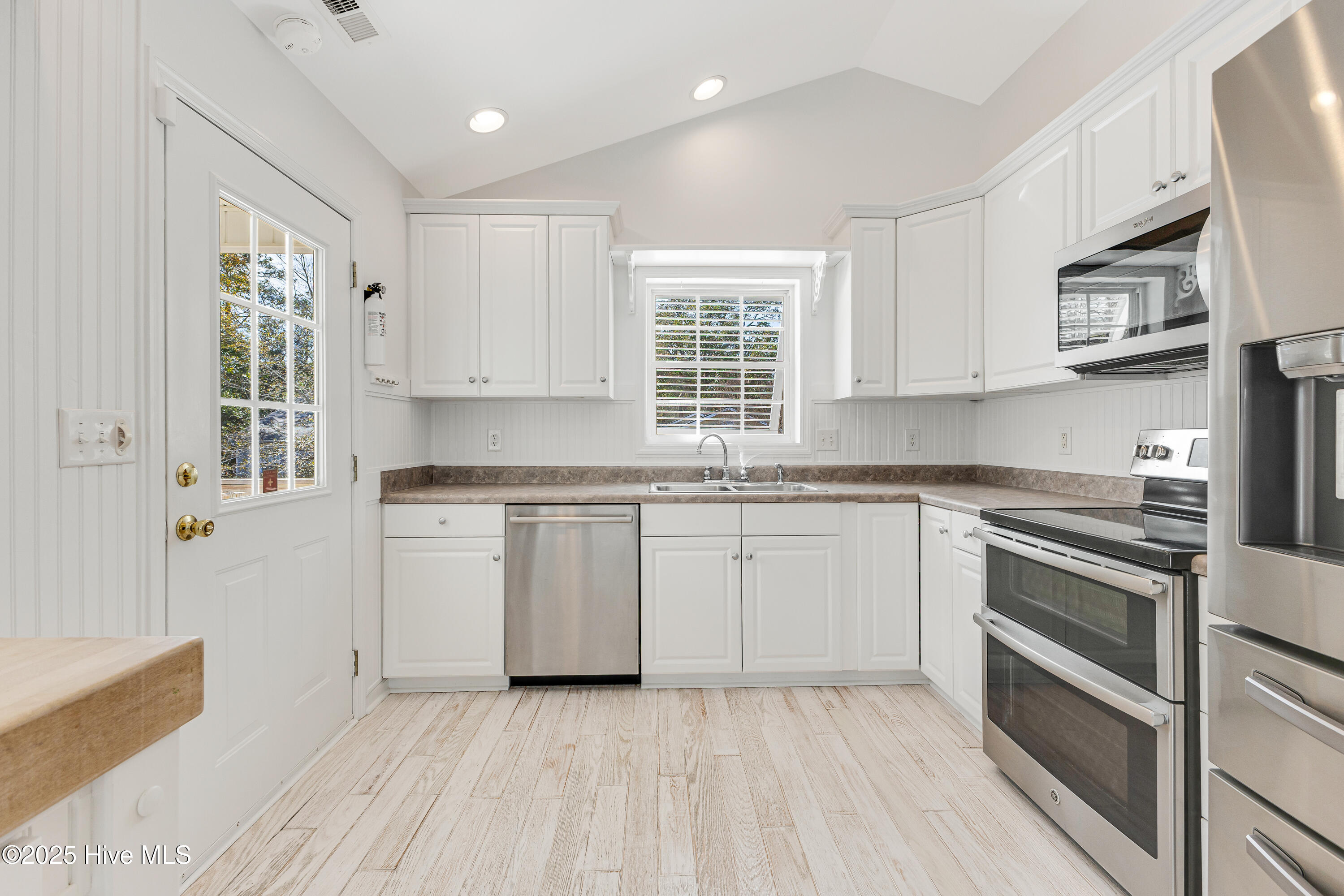 105 SW 3rd Street