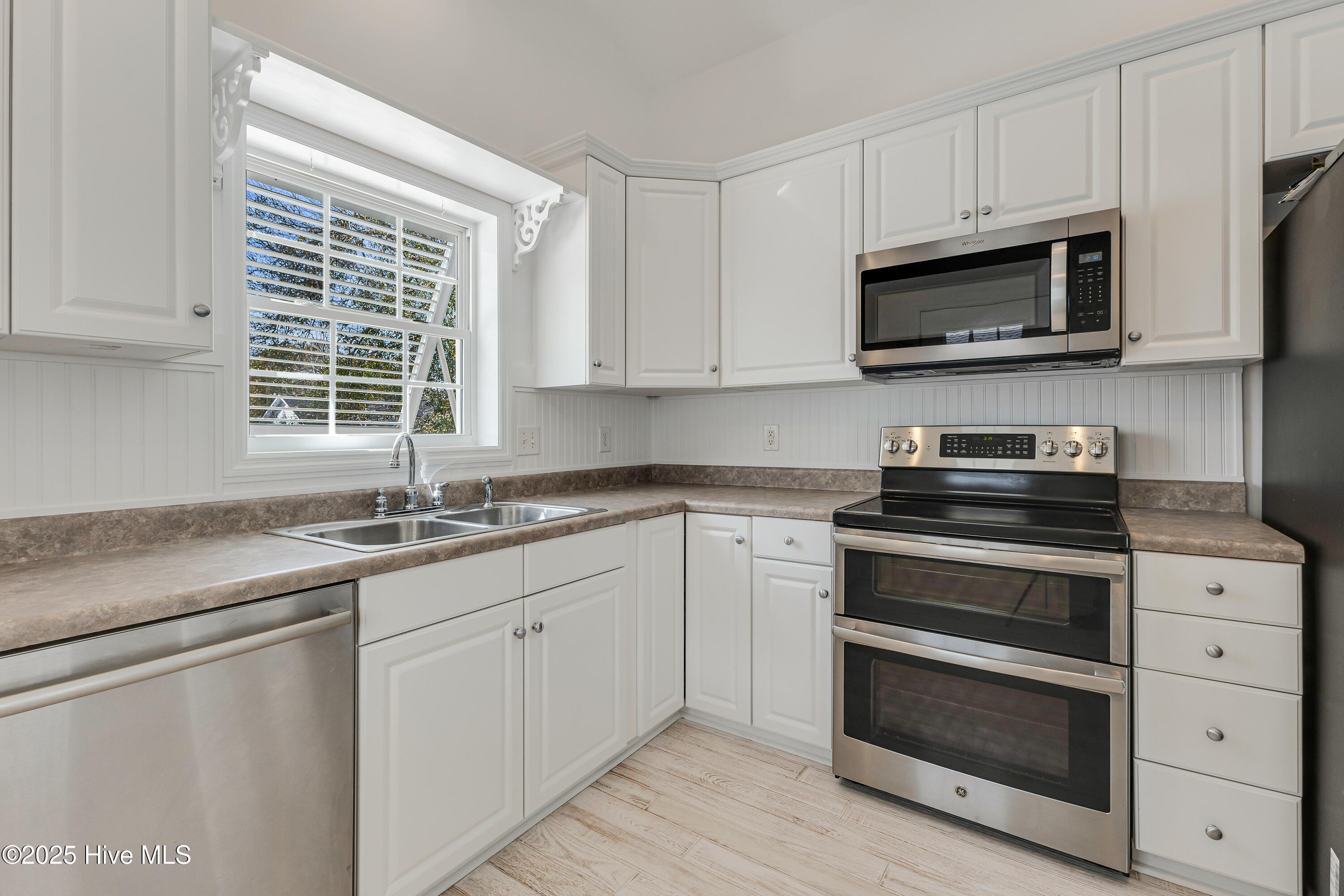 105 SW 3rd Street