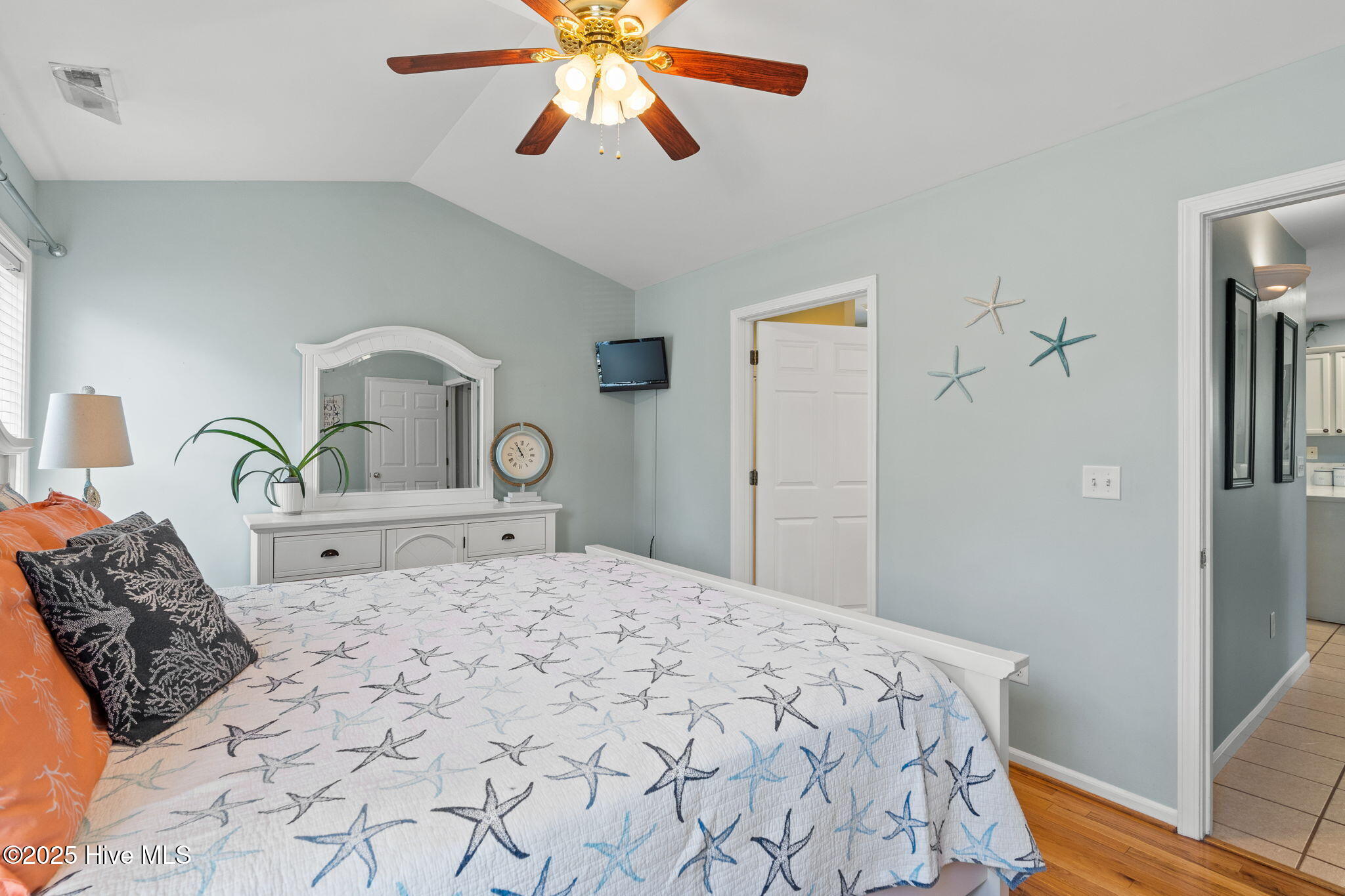 115 NE 38th Street