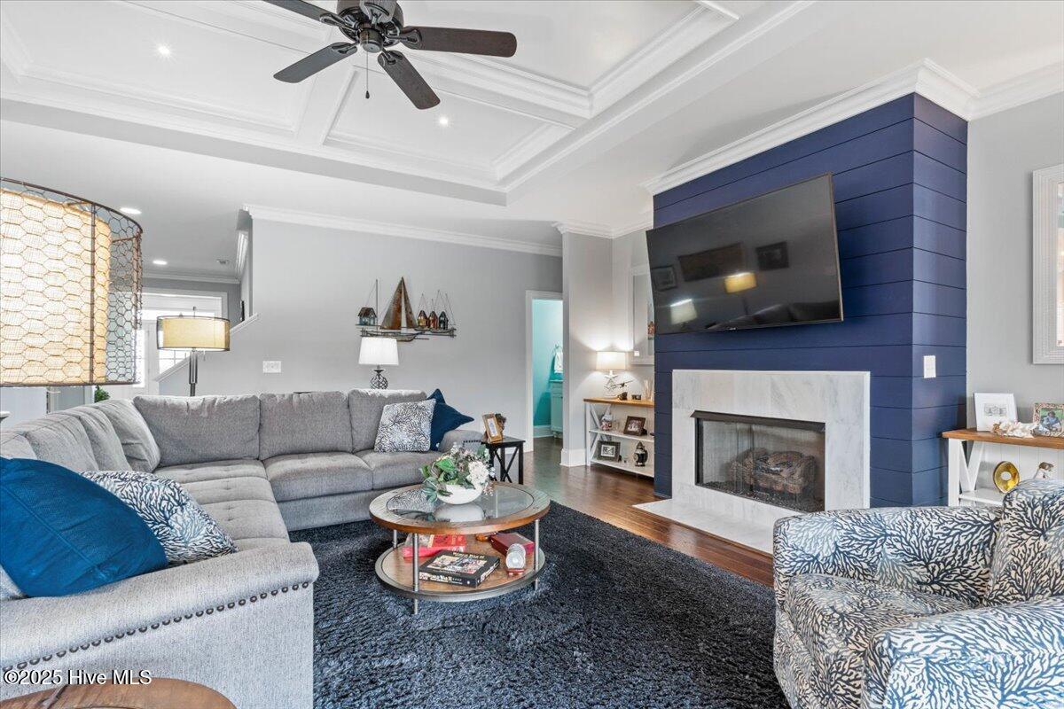 1014 Softwind Way