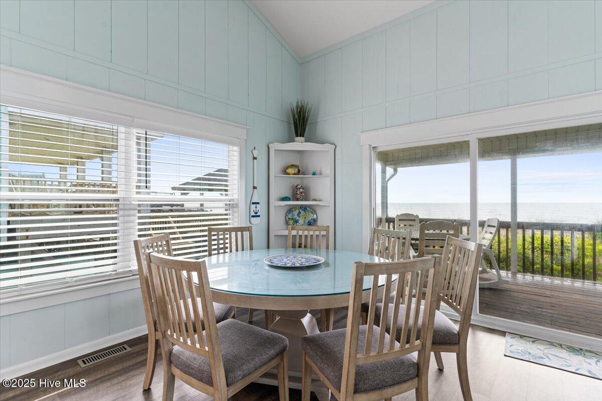 2709 W Beach Drive