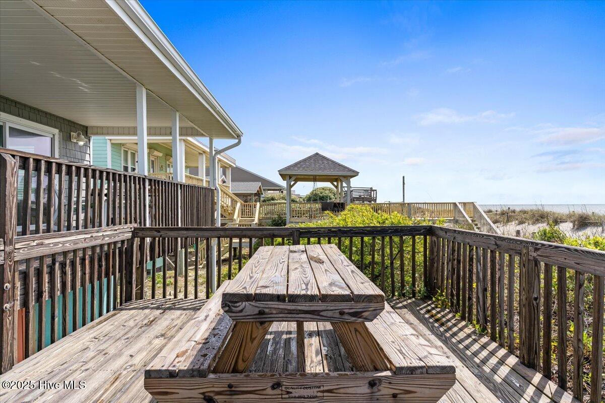 2709 W Beach Drive