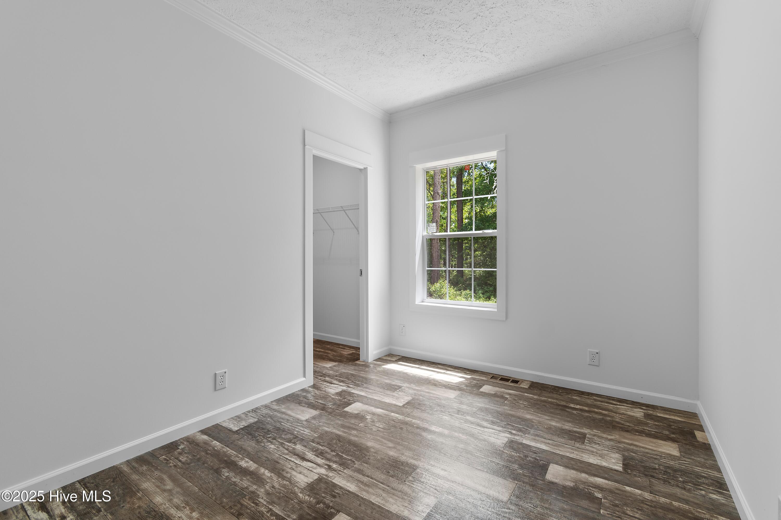 14 Redwood Road