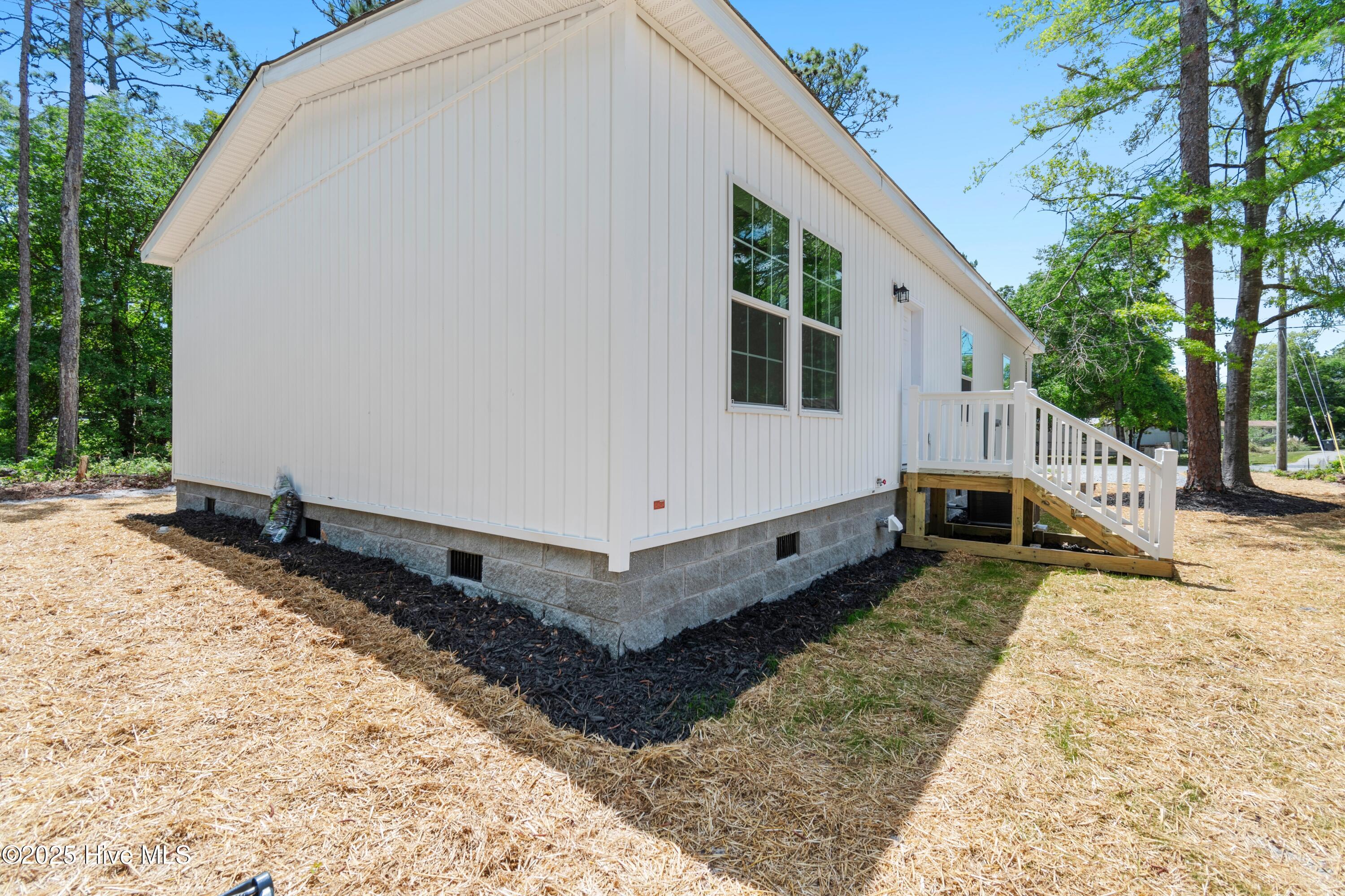 14 Redwood Road