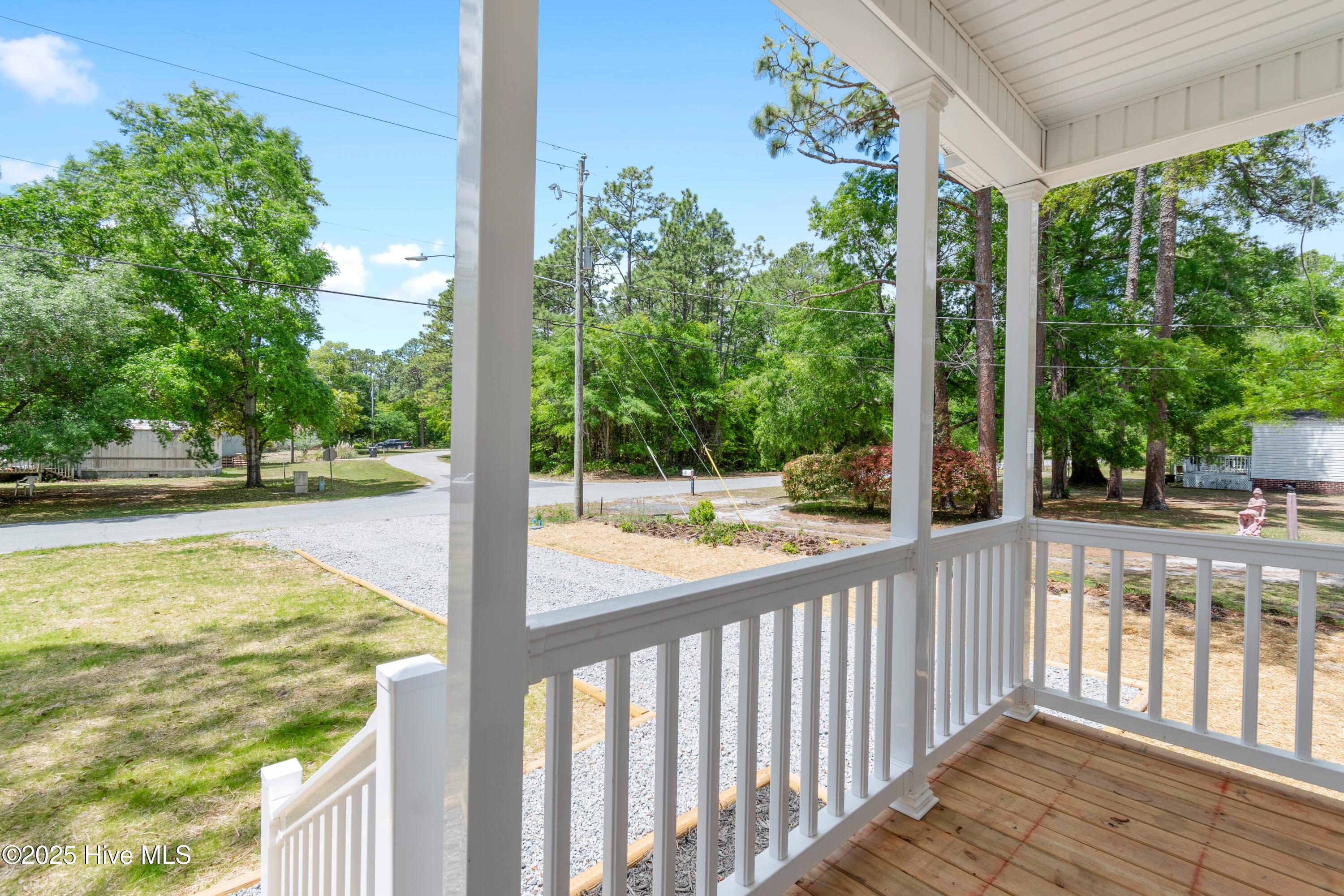 14 Redwood Road