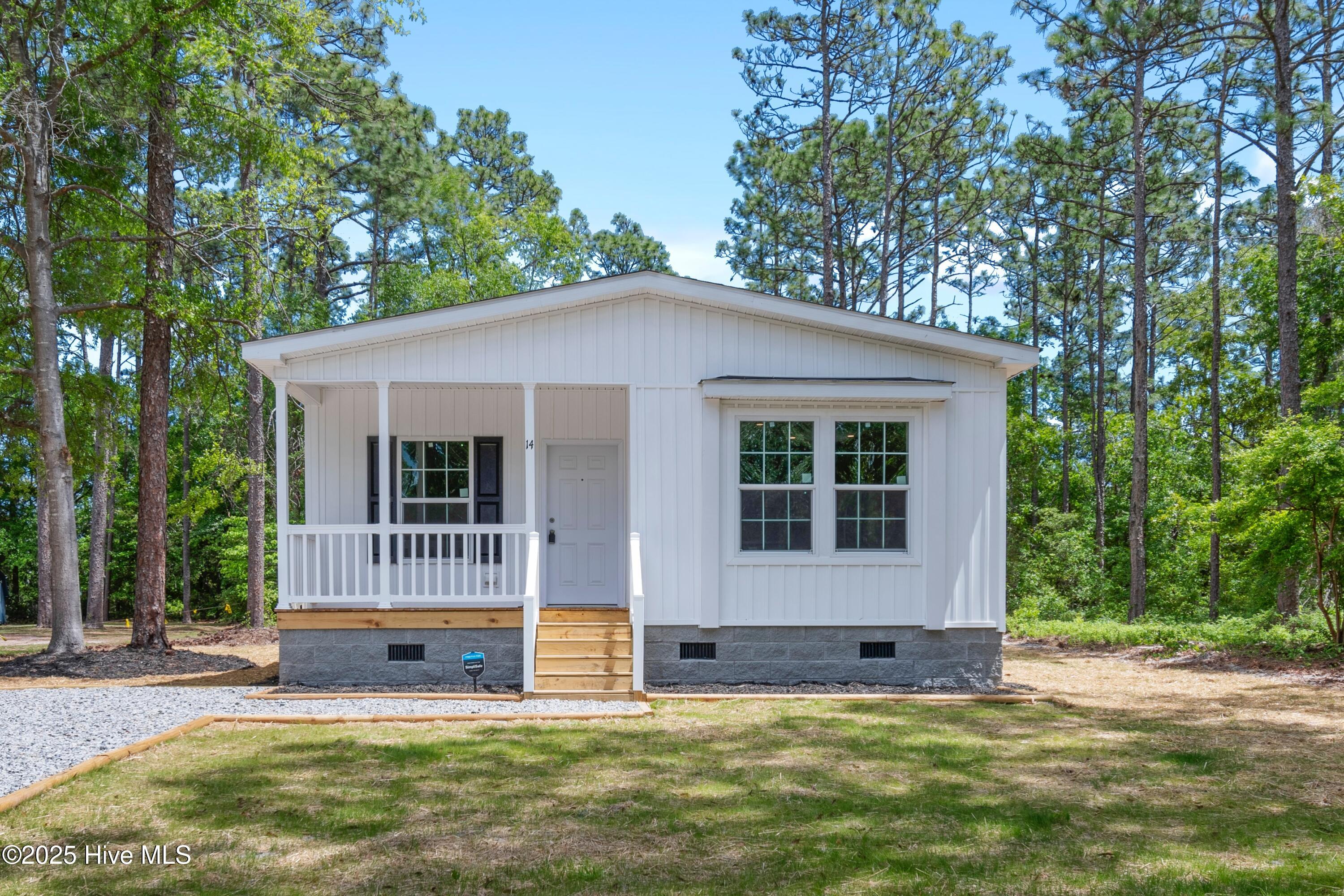 14 Redwood Road