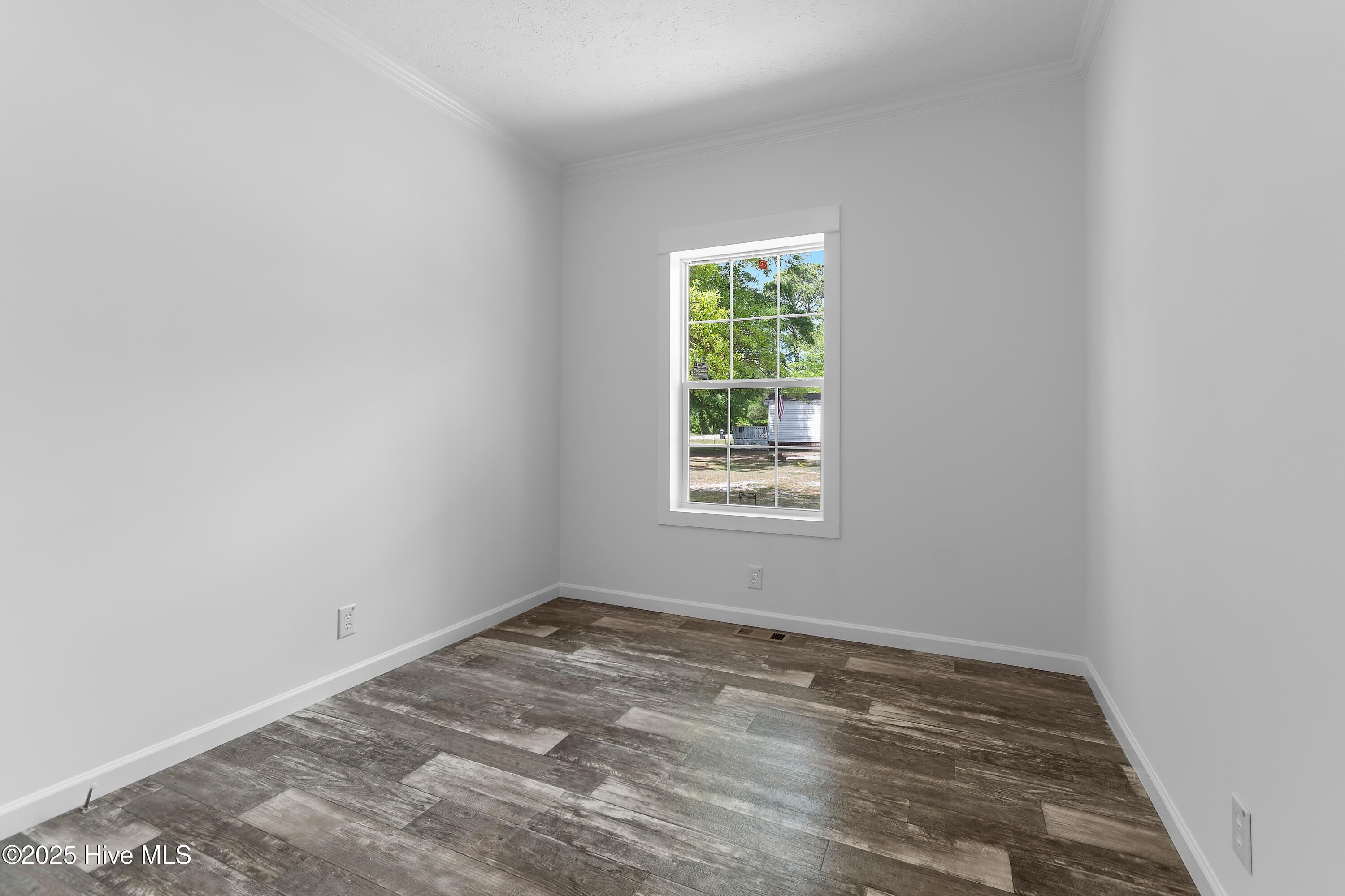 14 Redwood Road