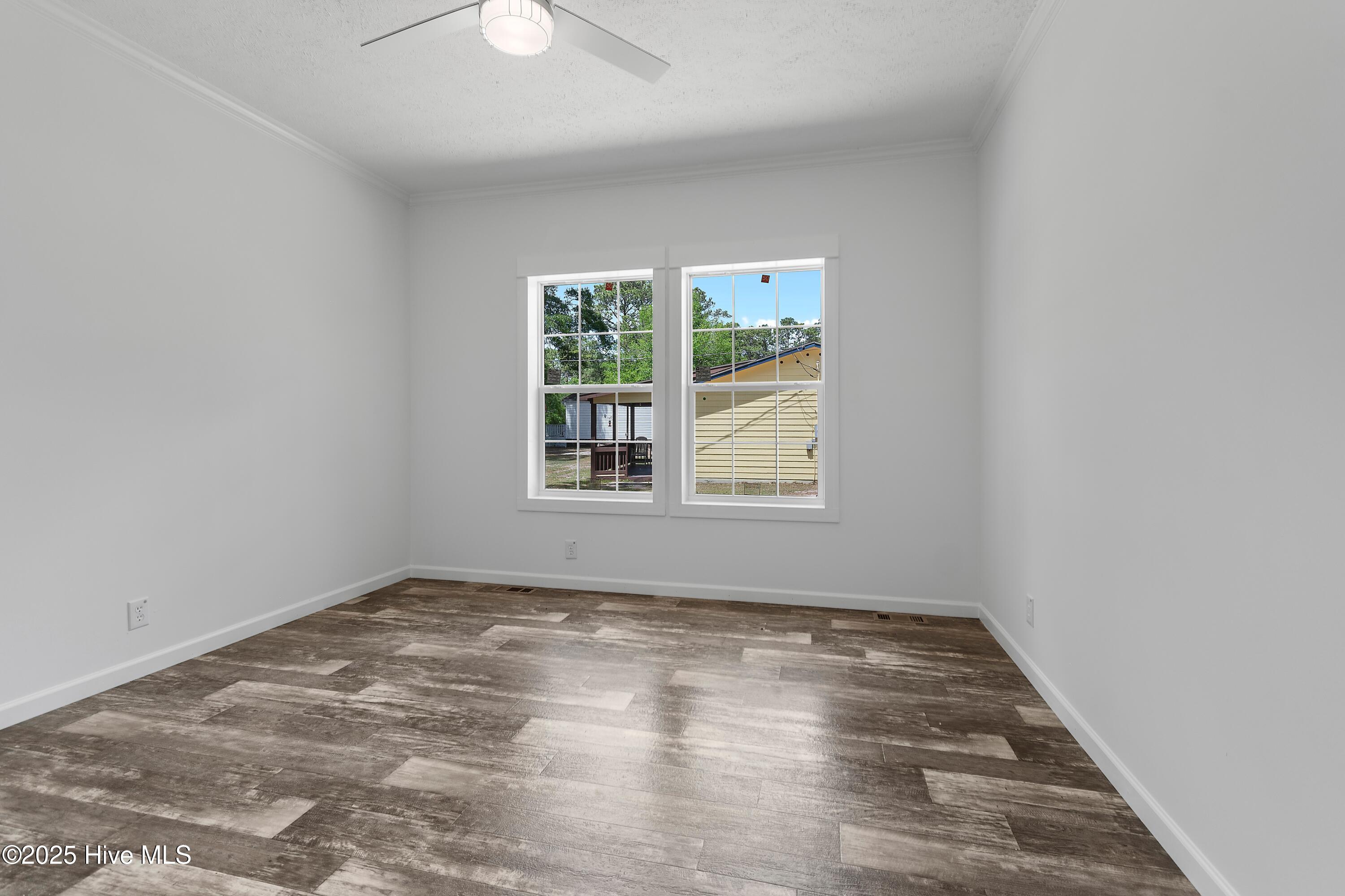 14 Redwood Road