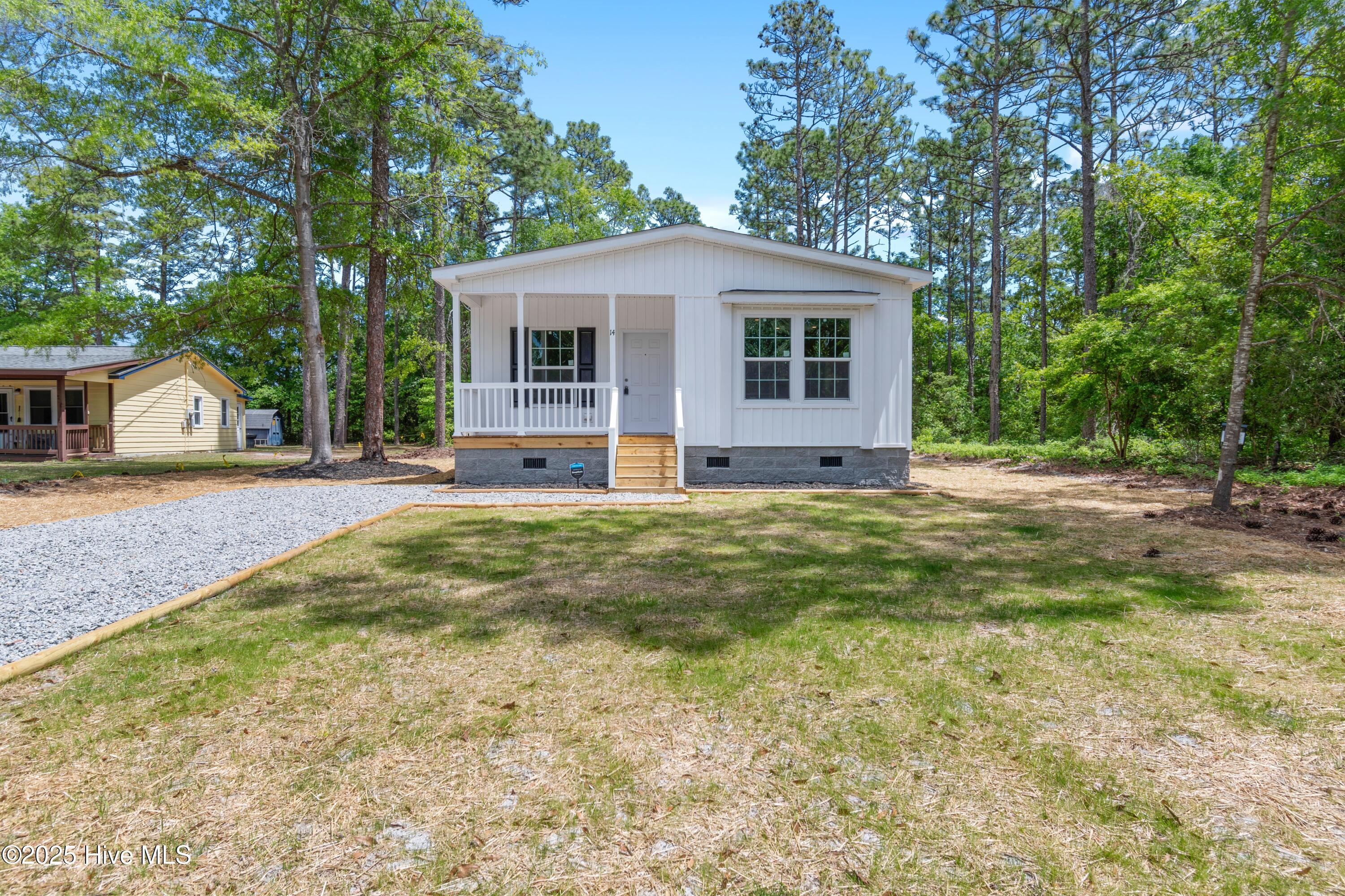 14 Redwood Road