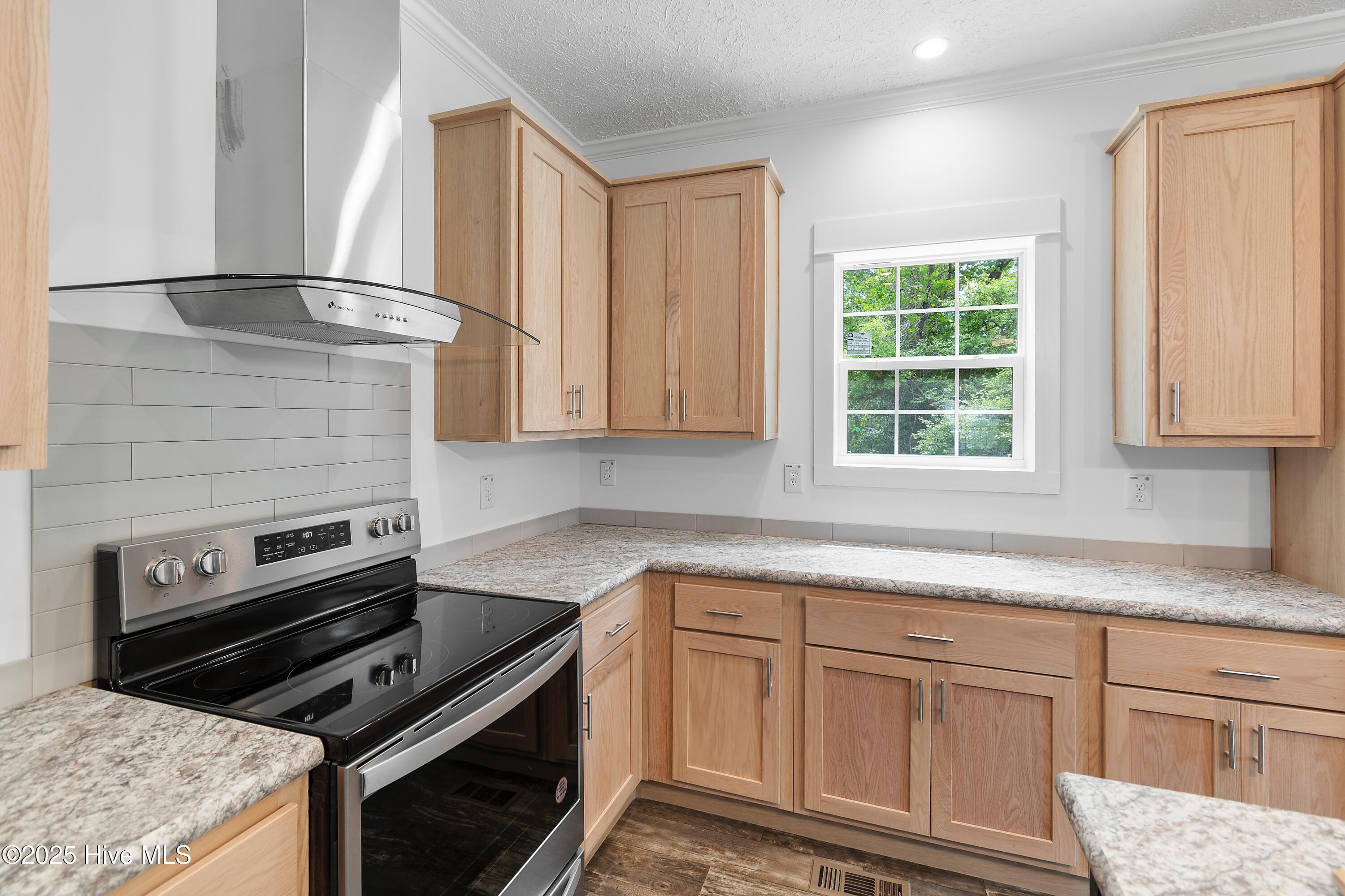 14 Redwood Road