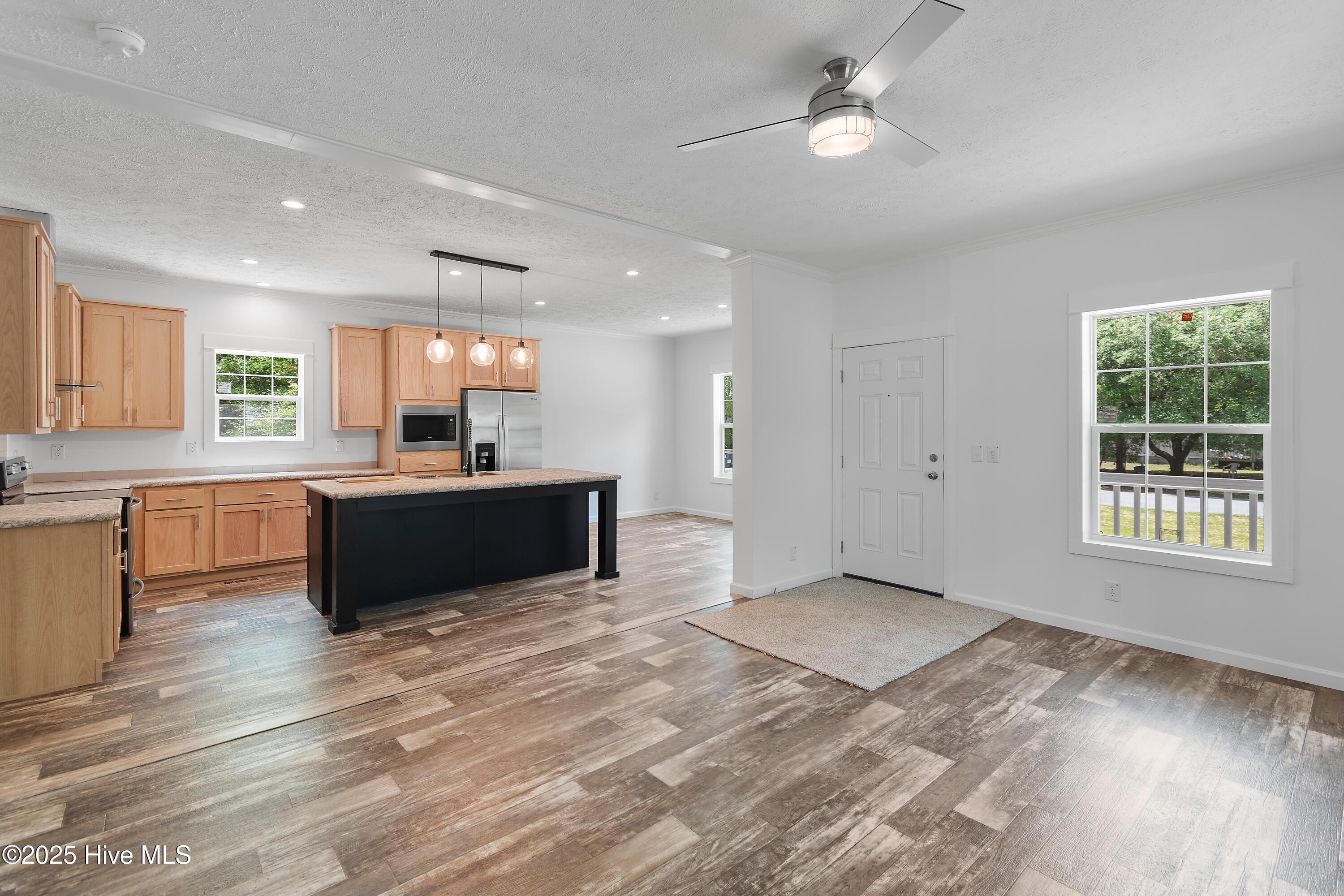 14 Redwood Road