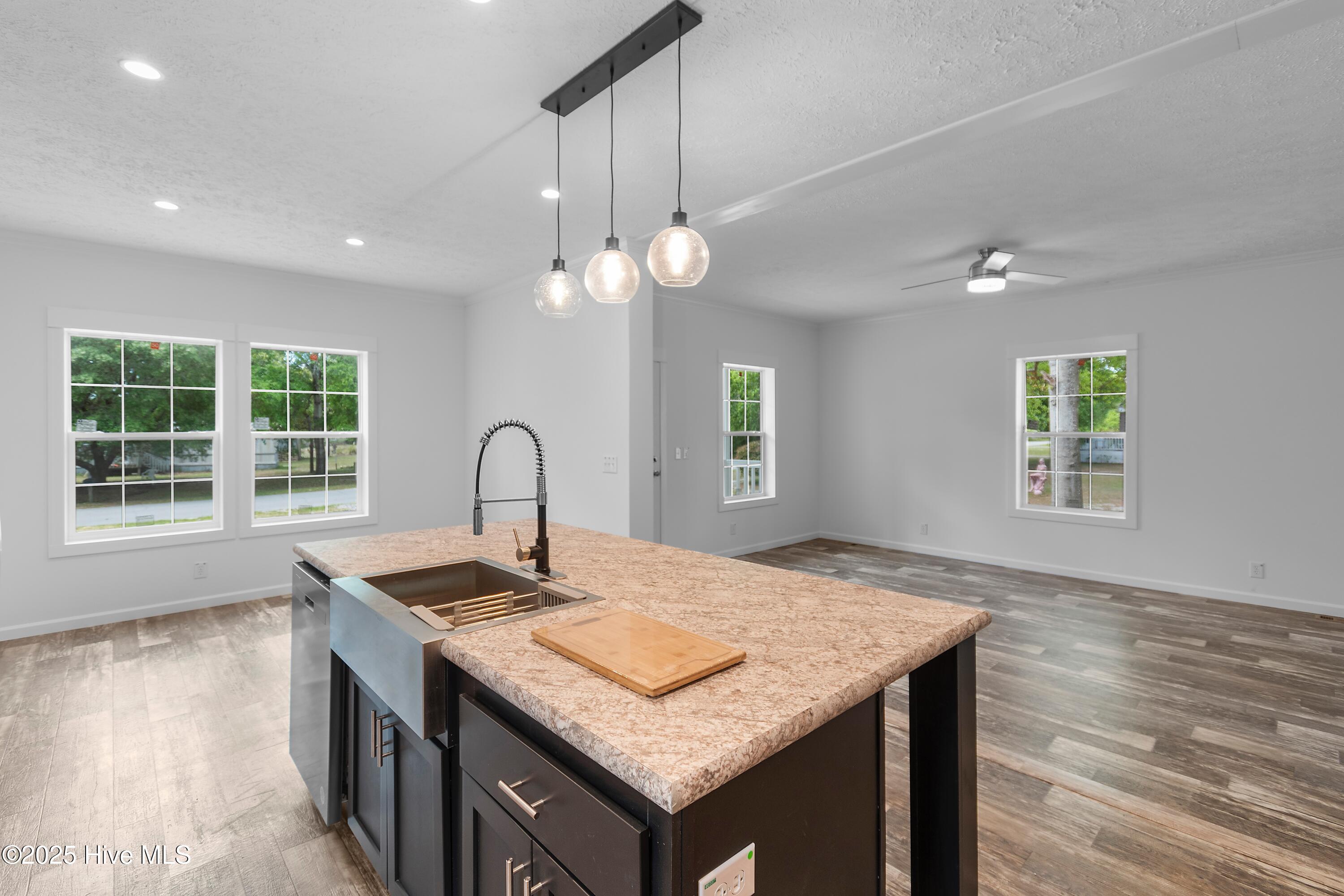 14 Redwood Road