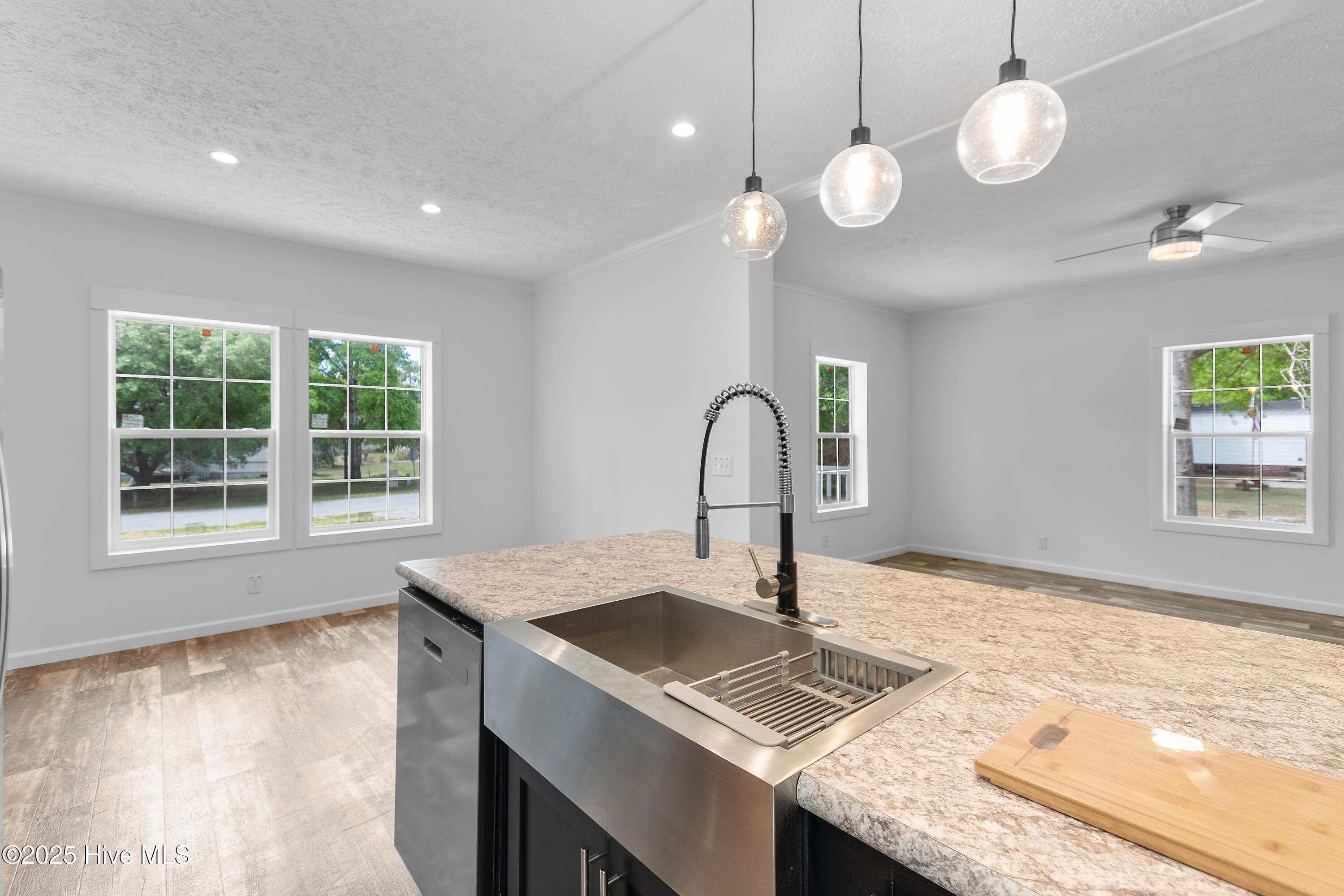 14 Redwood Road