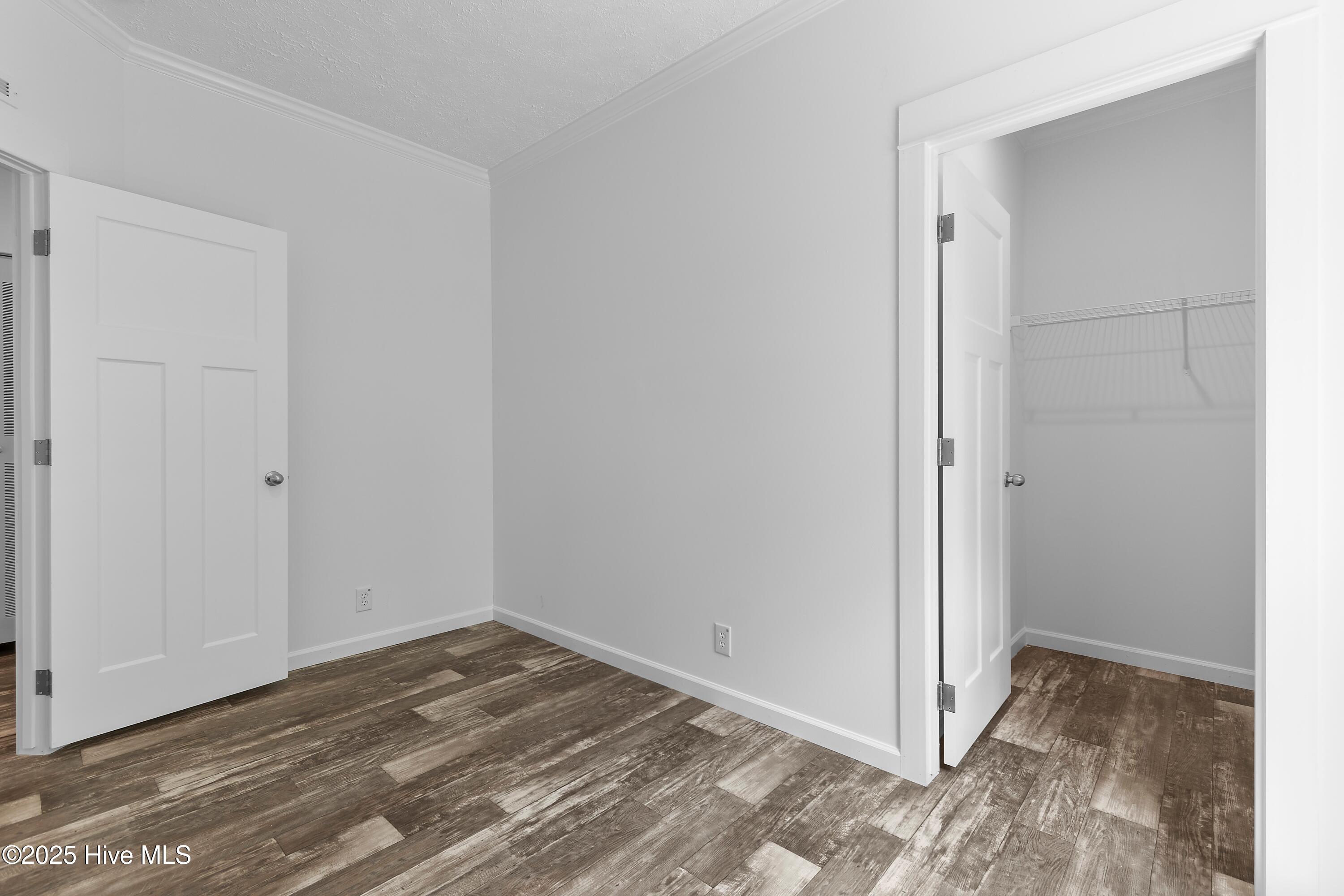 14 Redwood Road