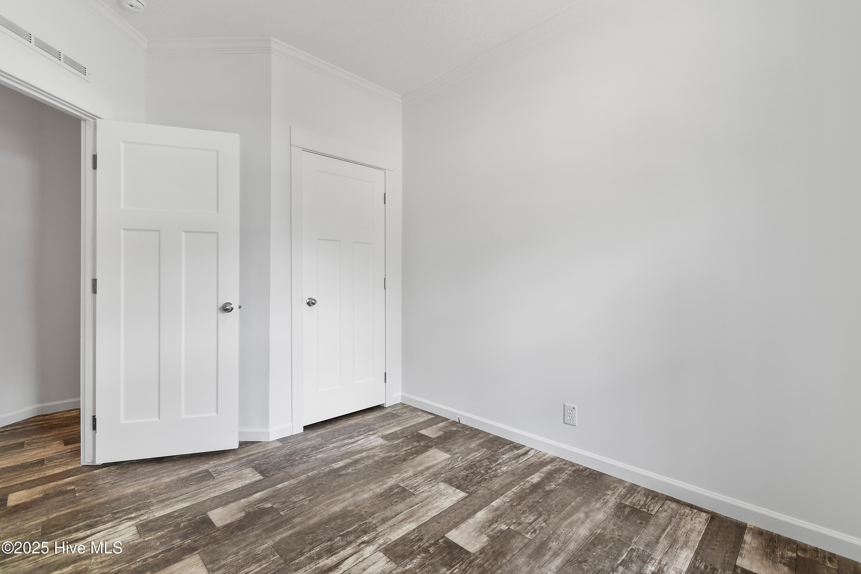 14 Redwood Road